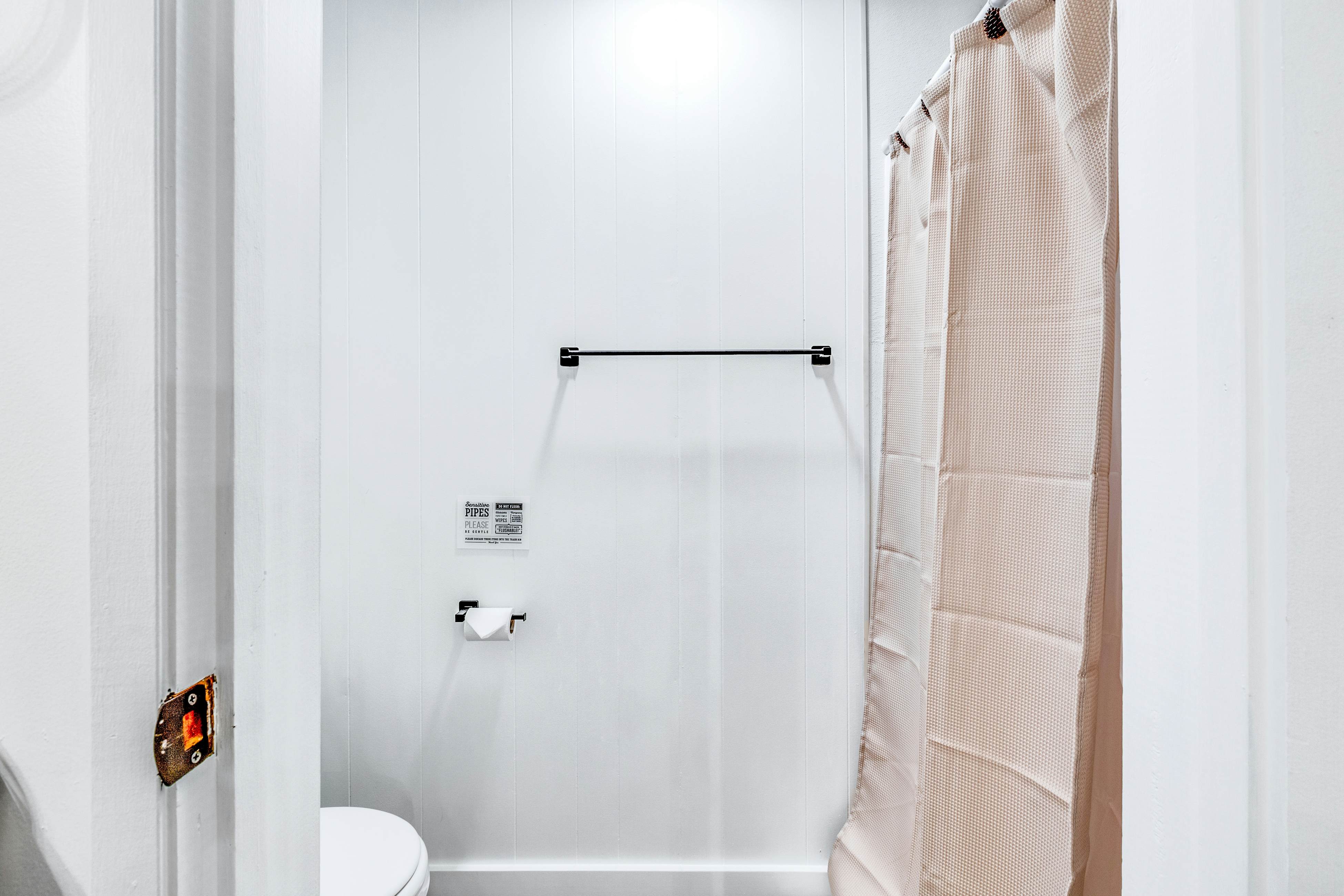 Mount Bretherton Room 8 at Mount Walker Inn