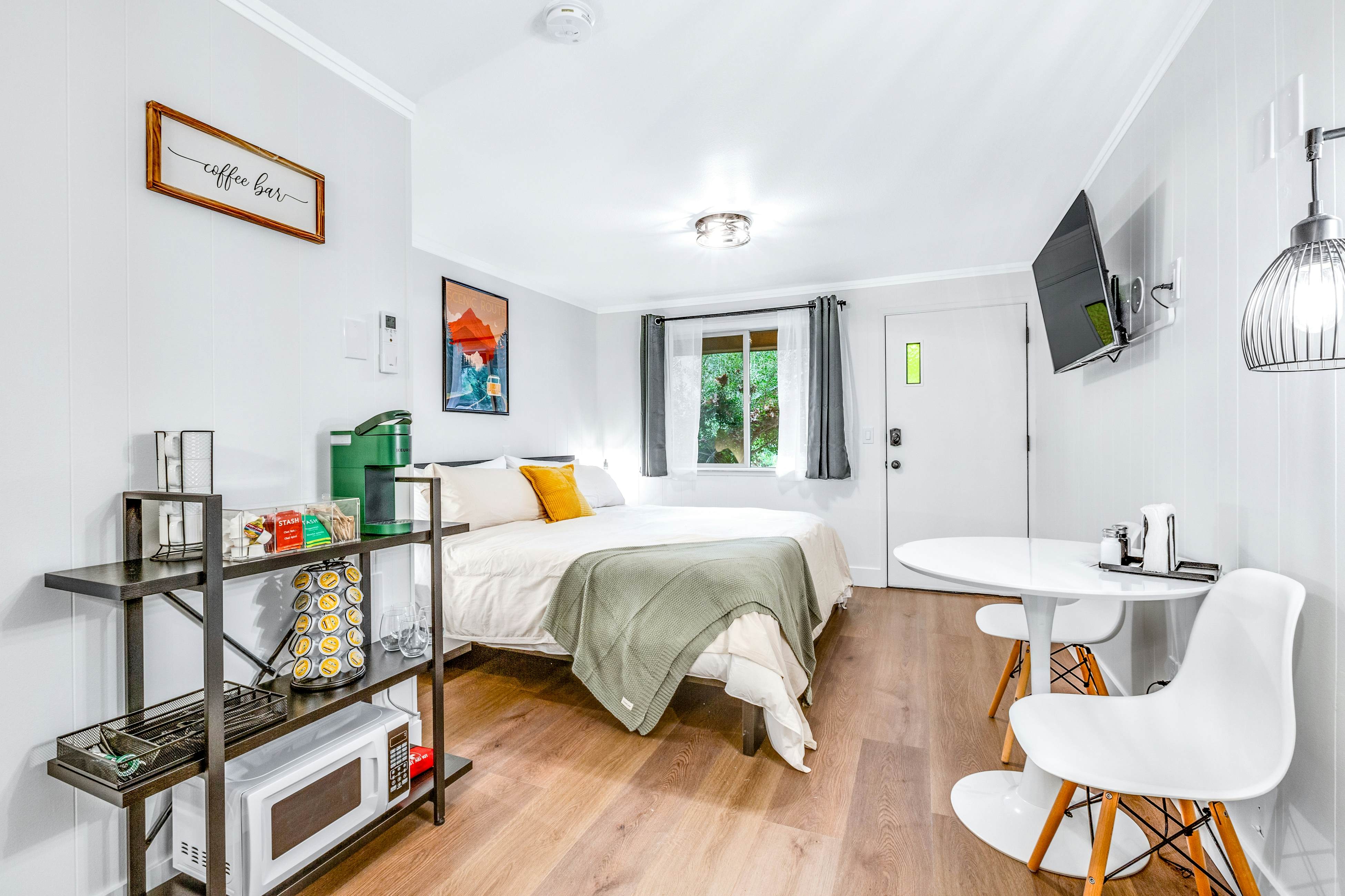 Mount Bretherton Room 8 at Mount Walker Inn