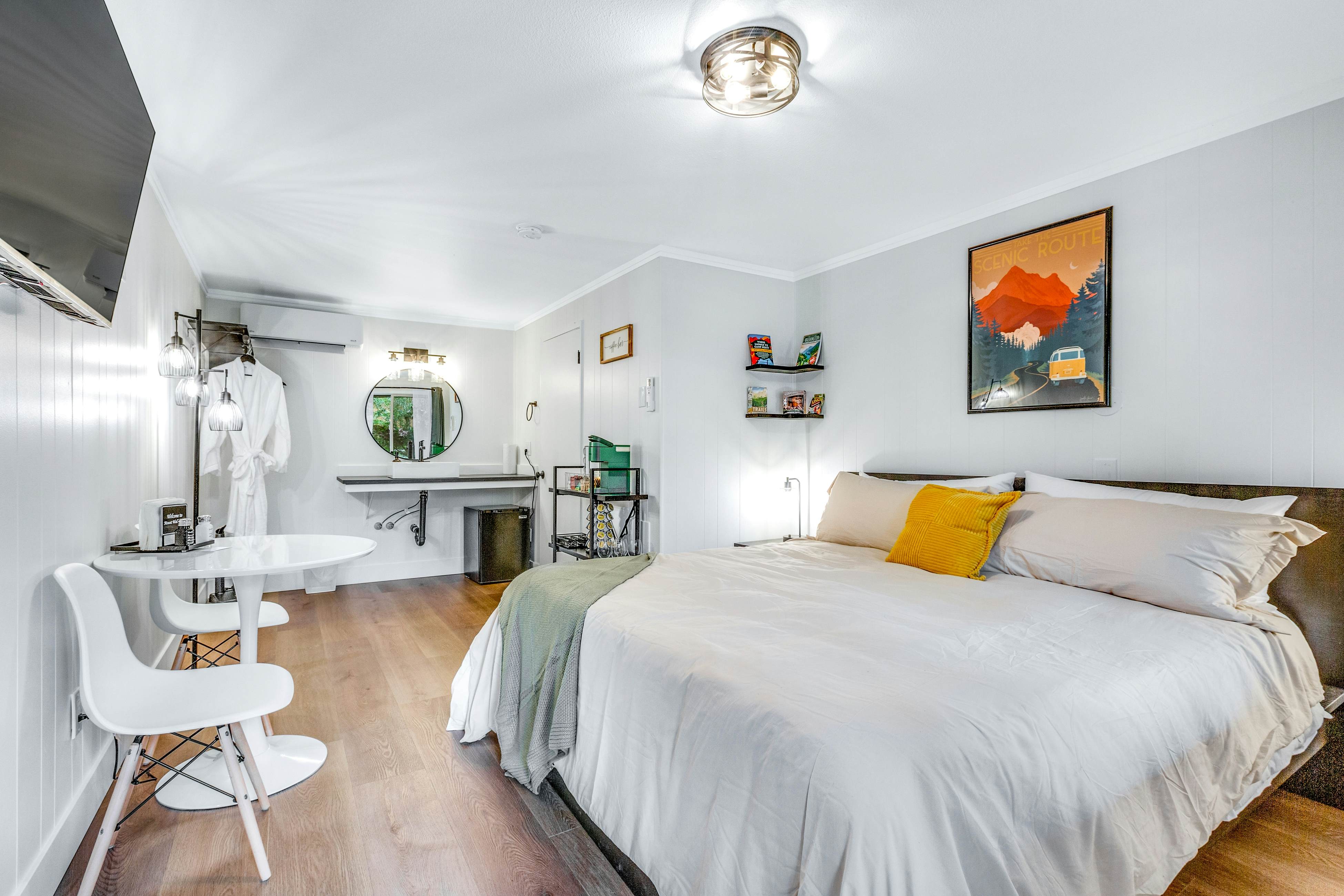 Mount Bretherton Room 8 at Mount Walker Inn