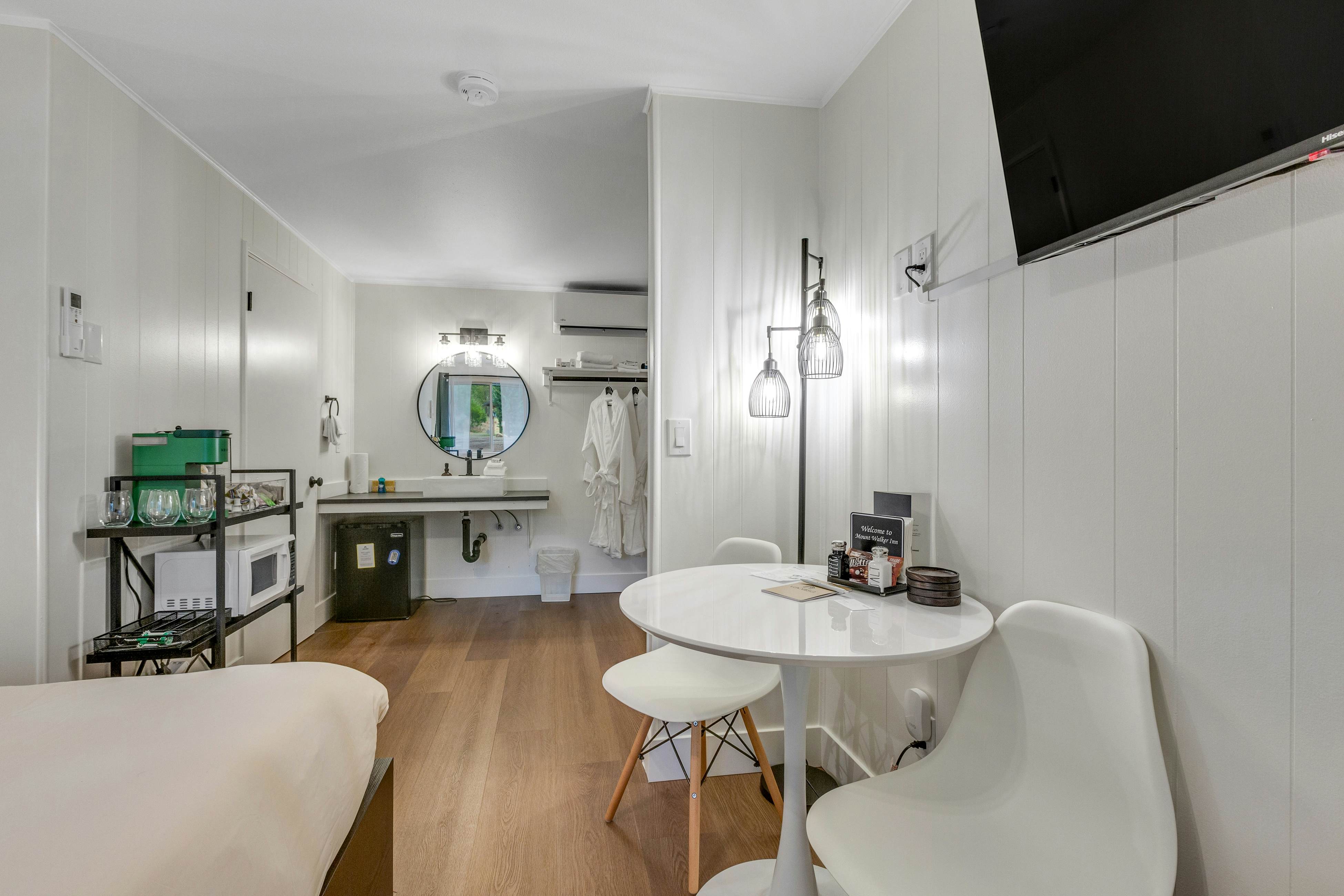 Quilcene Room 1 at Mount Walker Inn