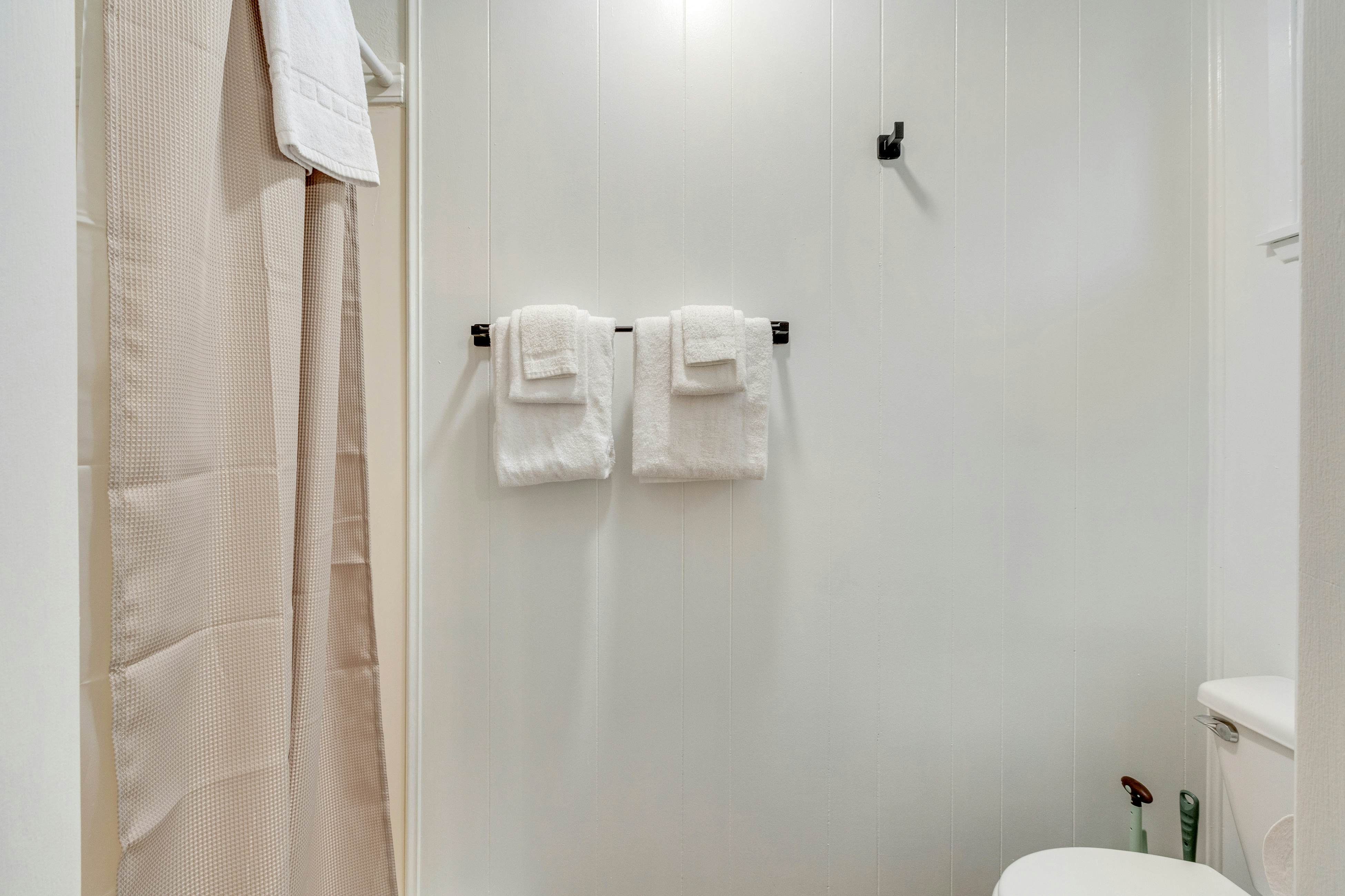 Quilcene Room 1 at Mount Walker Inn