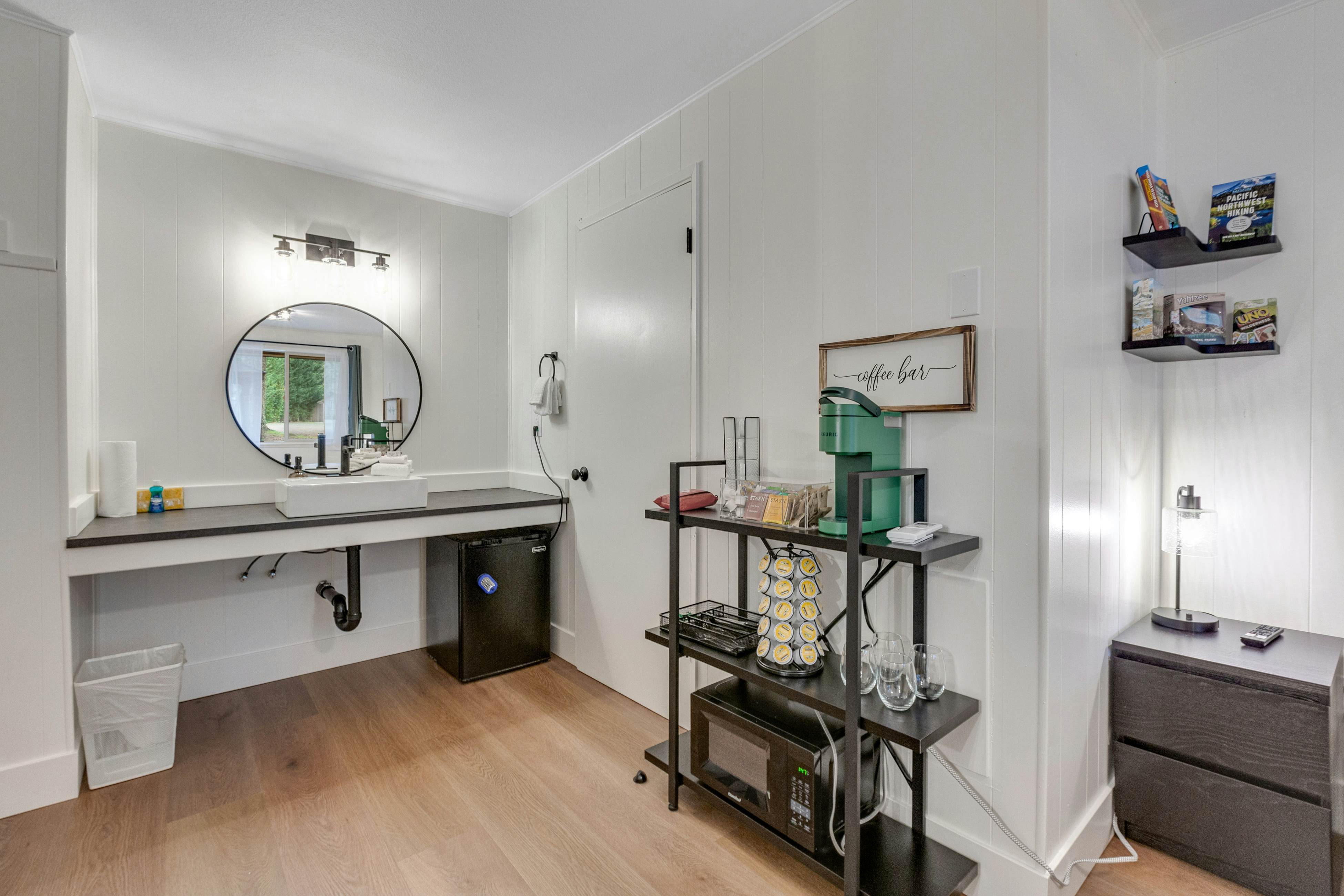 Mount Washington Room 2 at Mount Walker Inn