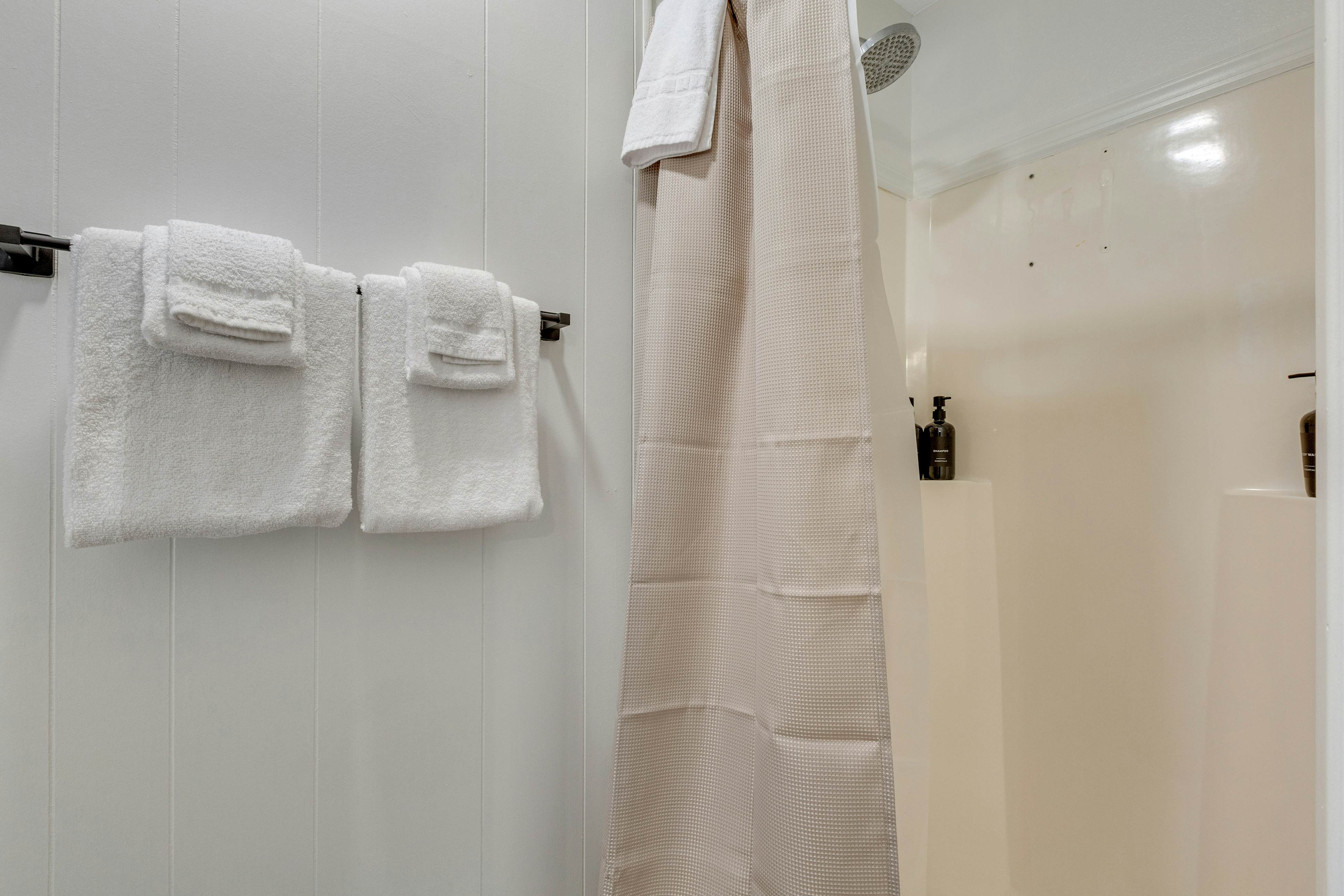 Mount Washington Room 2 at Mount Walker Inn