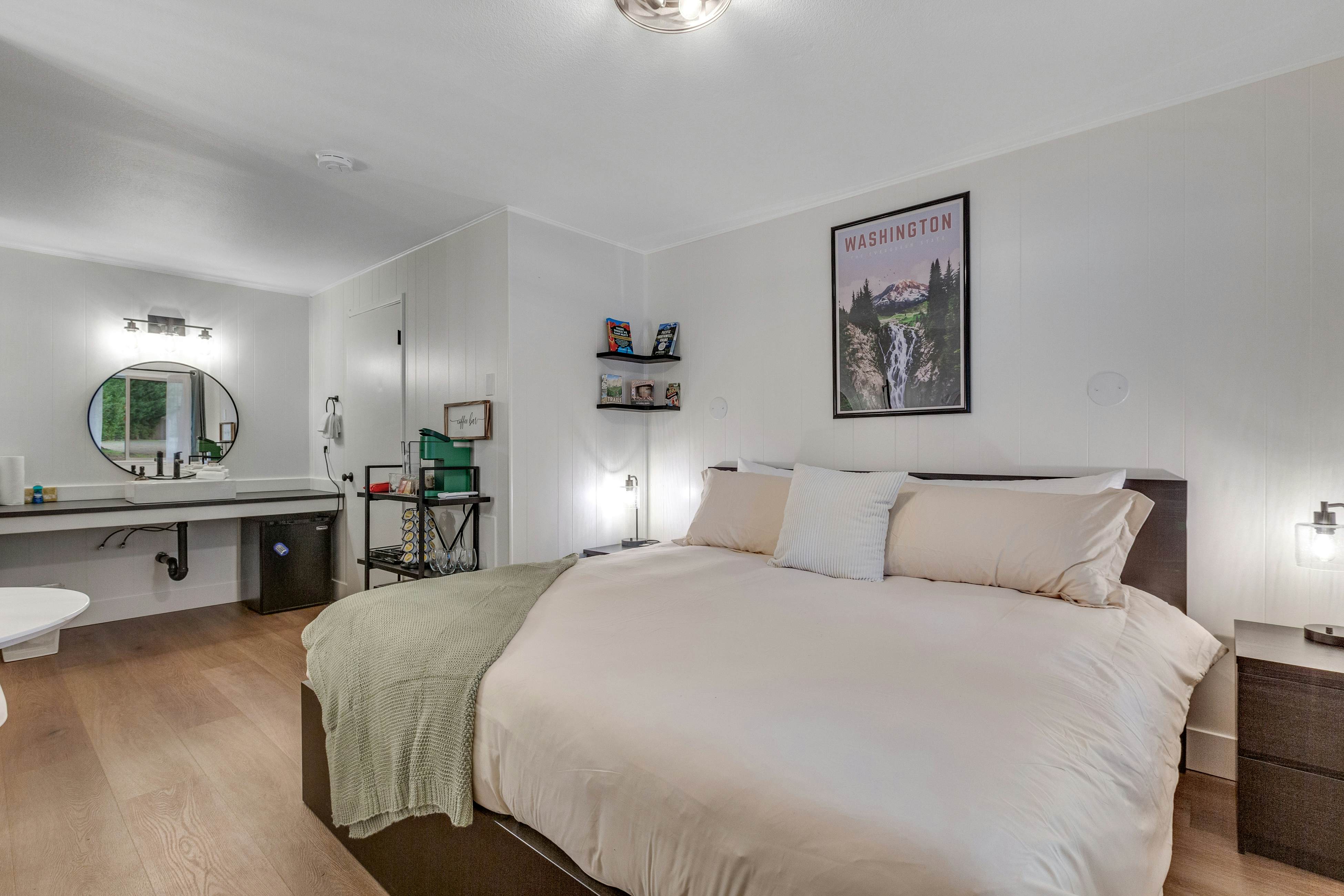 Mount Washington Room 2 at Mount Walker Inn