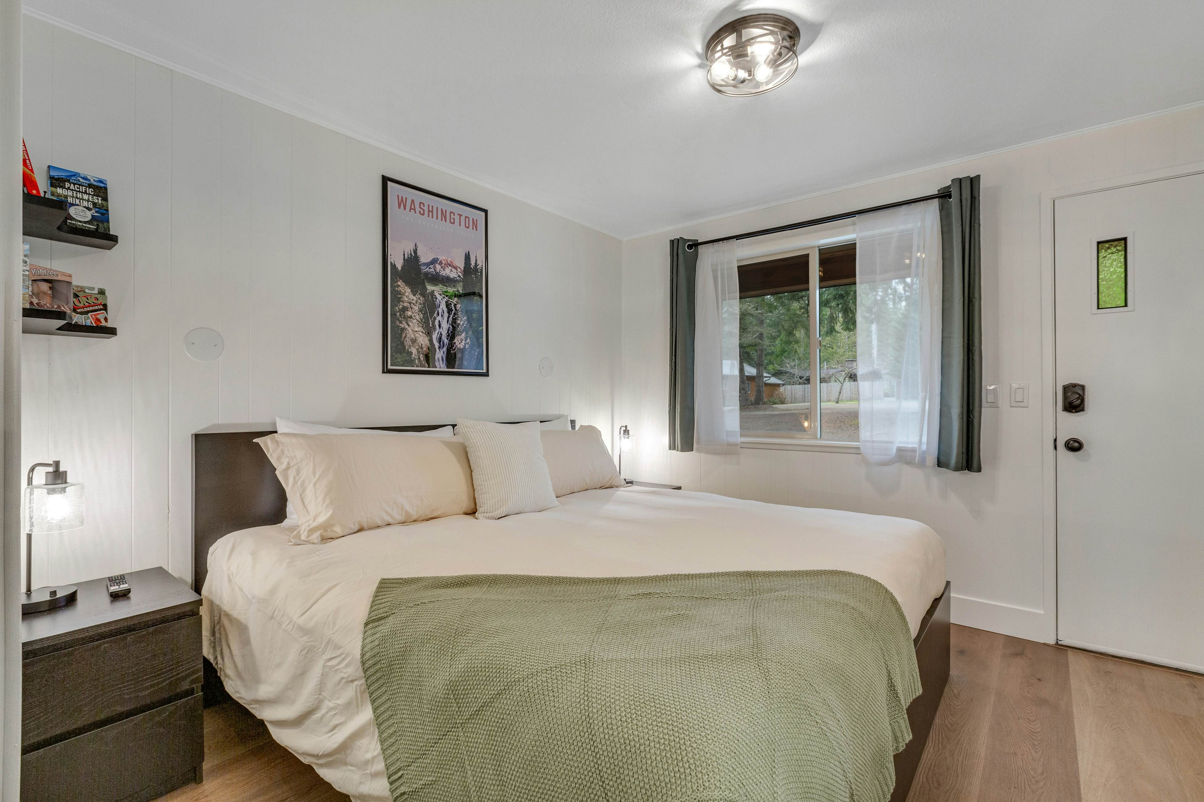 Mount Washington Room 2 at Mount Walker Inn