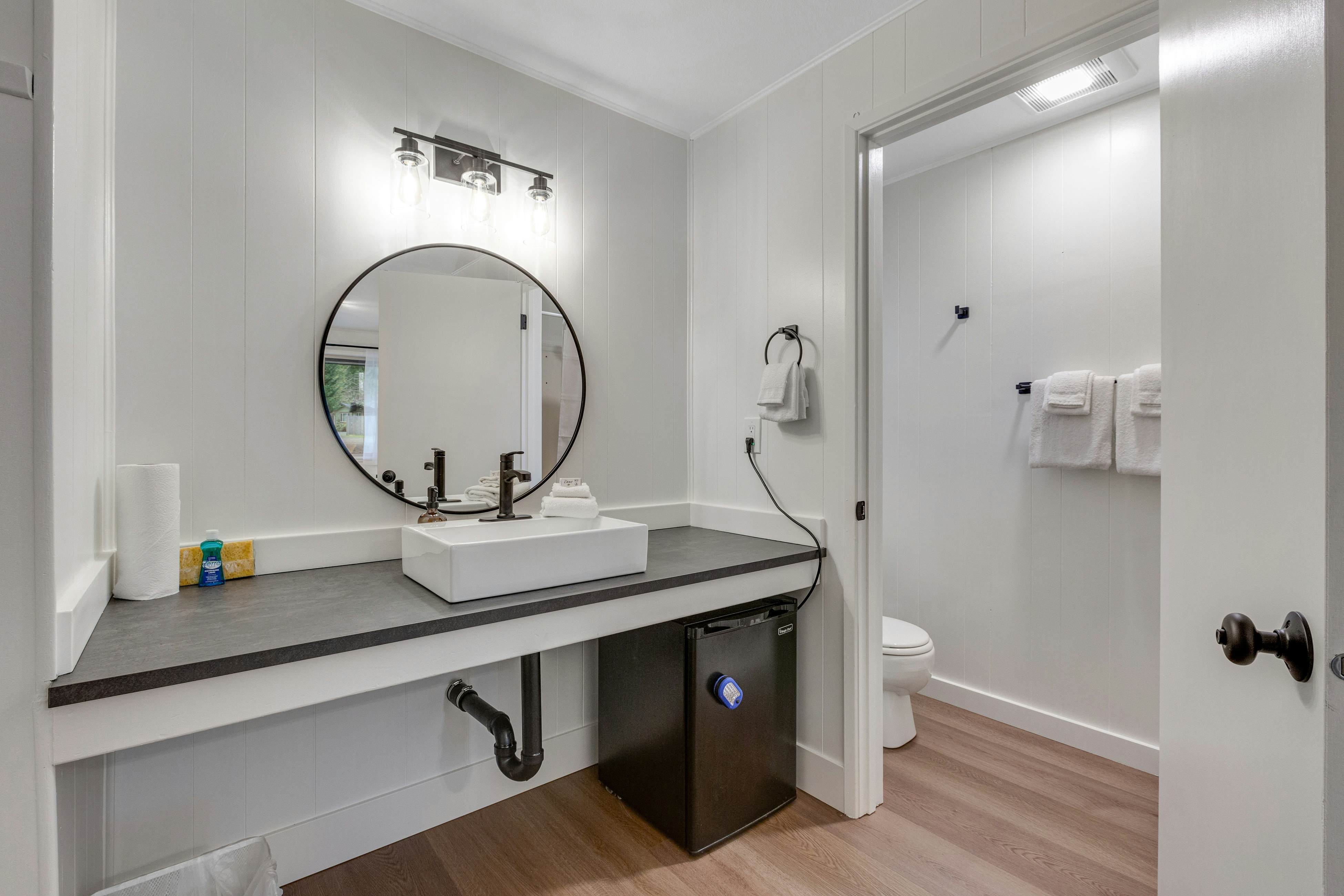 Mount Washington Room 2 at Mount Walker Inn