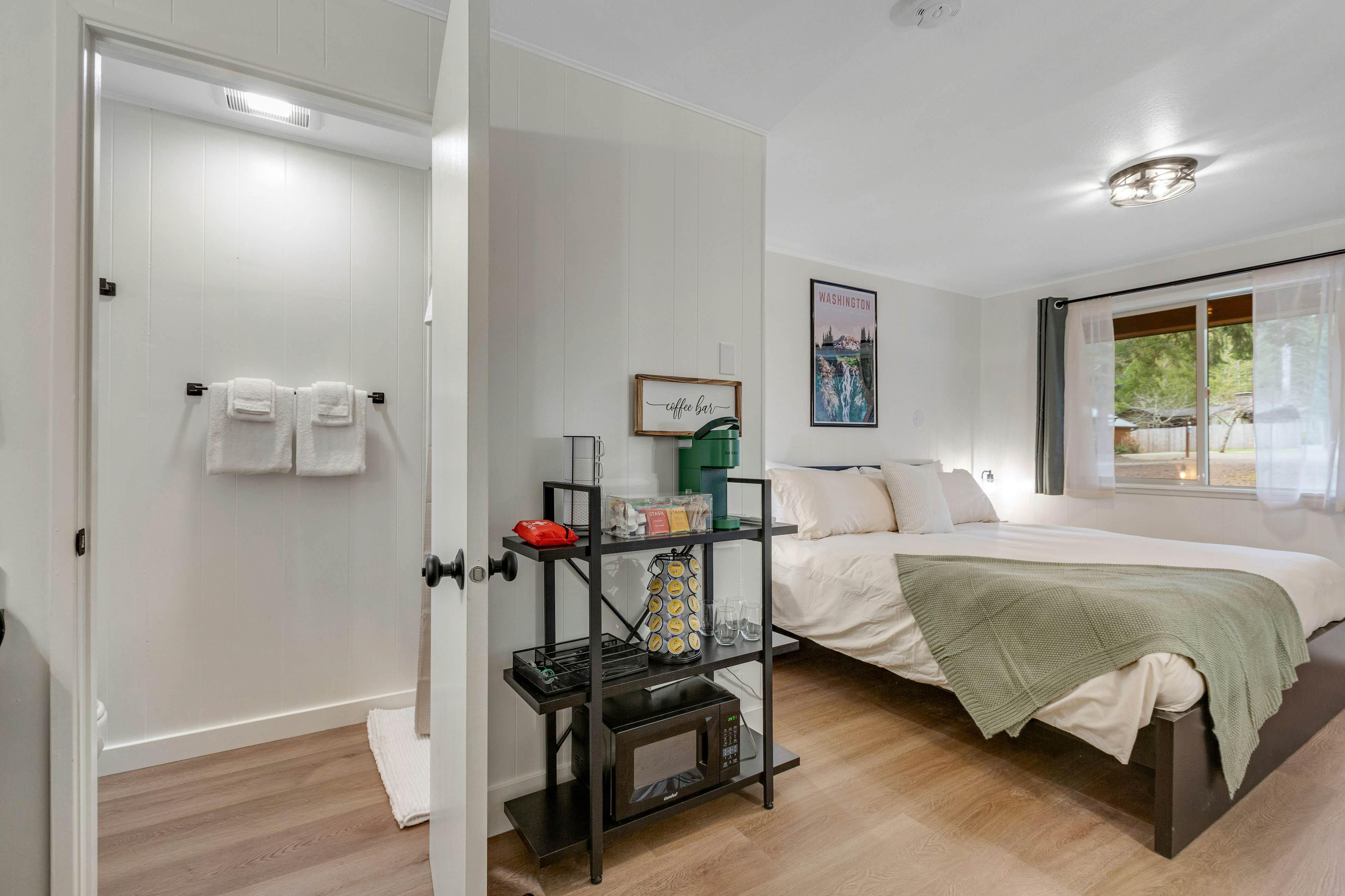 Mount Washington Room 2 at Mount Walker Inn