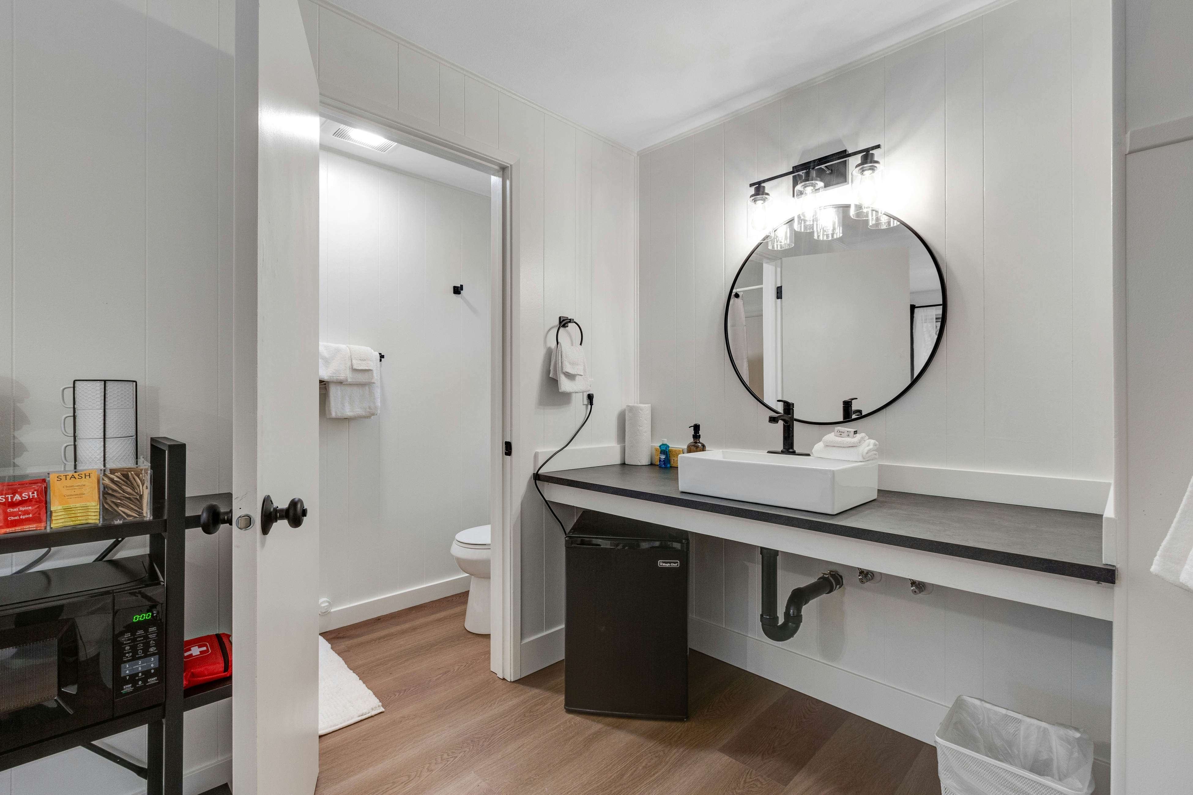 Mount Skokomish Room 3 at Mount Walker Inn