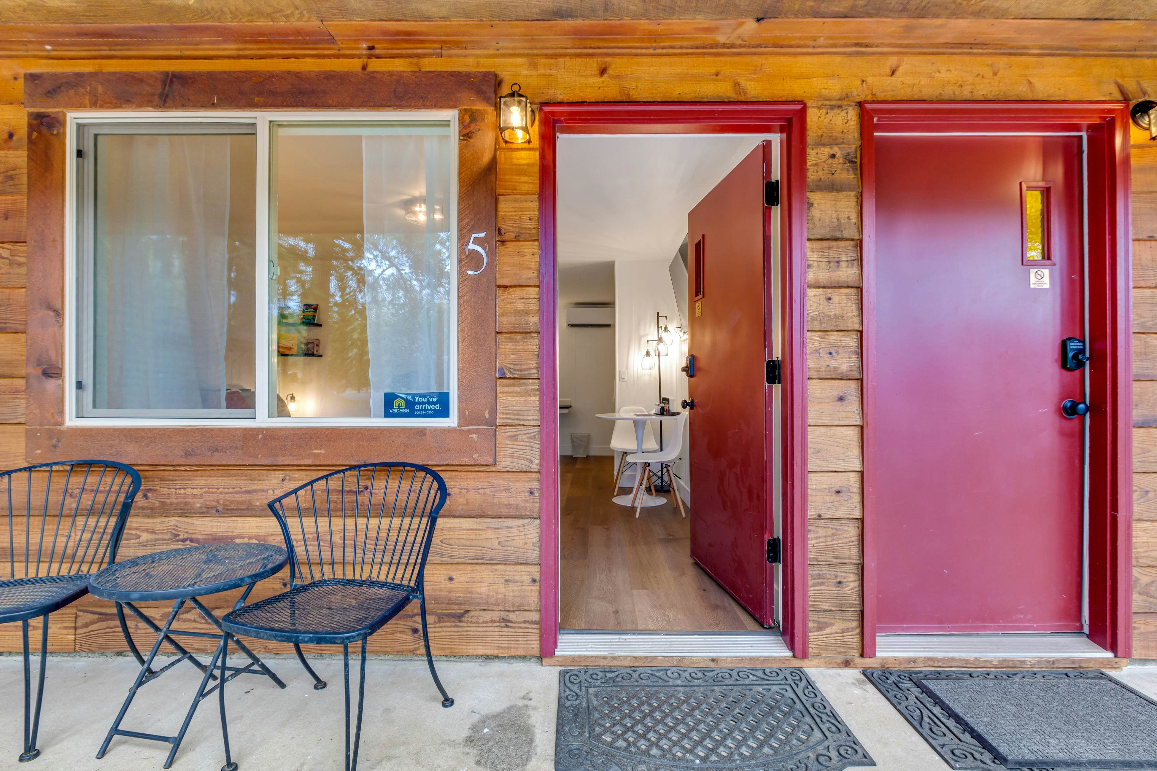 Mount Townsend Room 5 at Mount Walker Inn