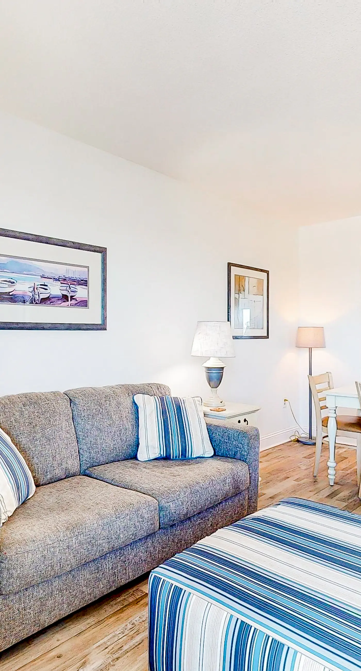 Harbourgate 0526 - Serenity on The Marina