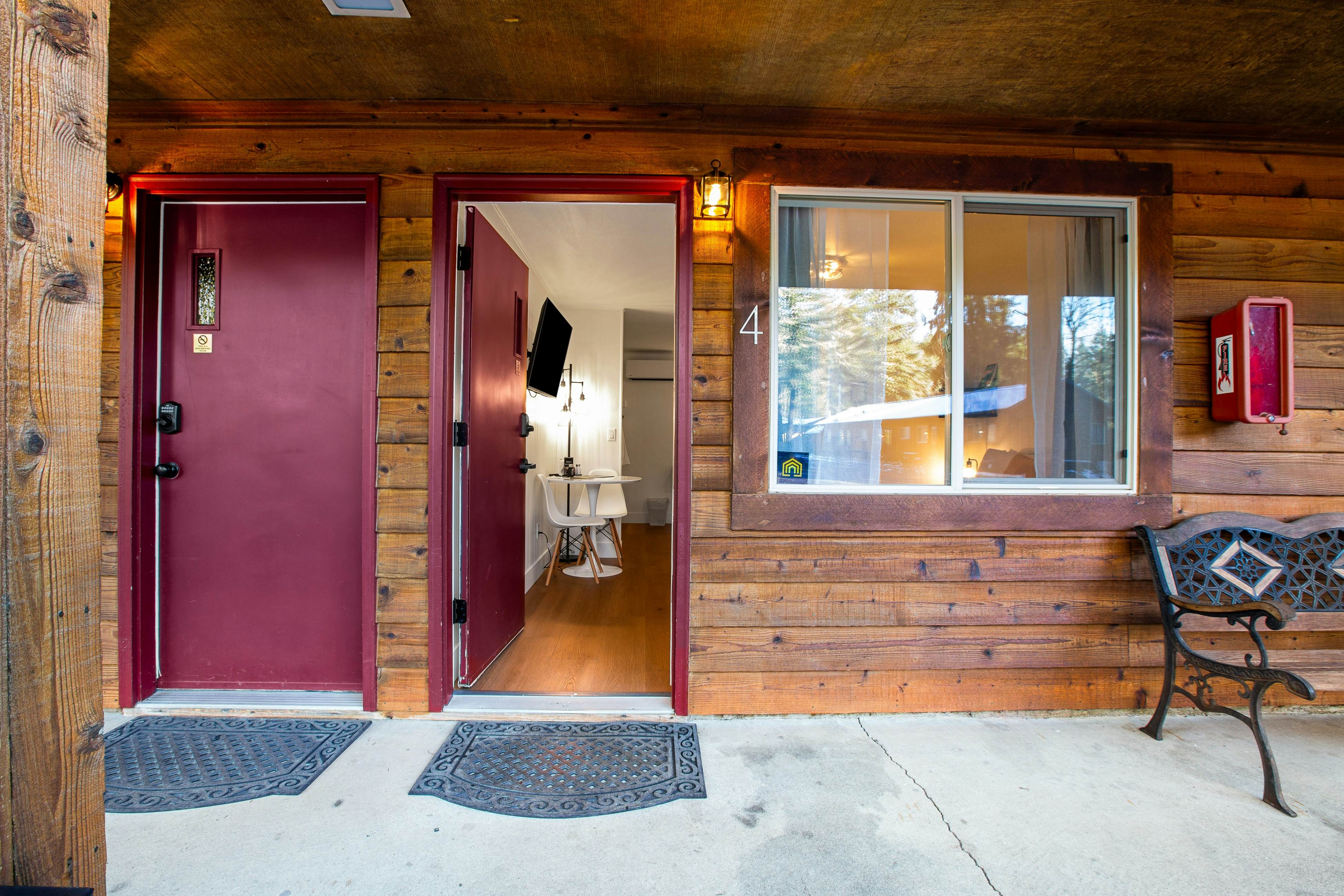 Mount Lena Room 4 at Mount Walker Inn