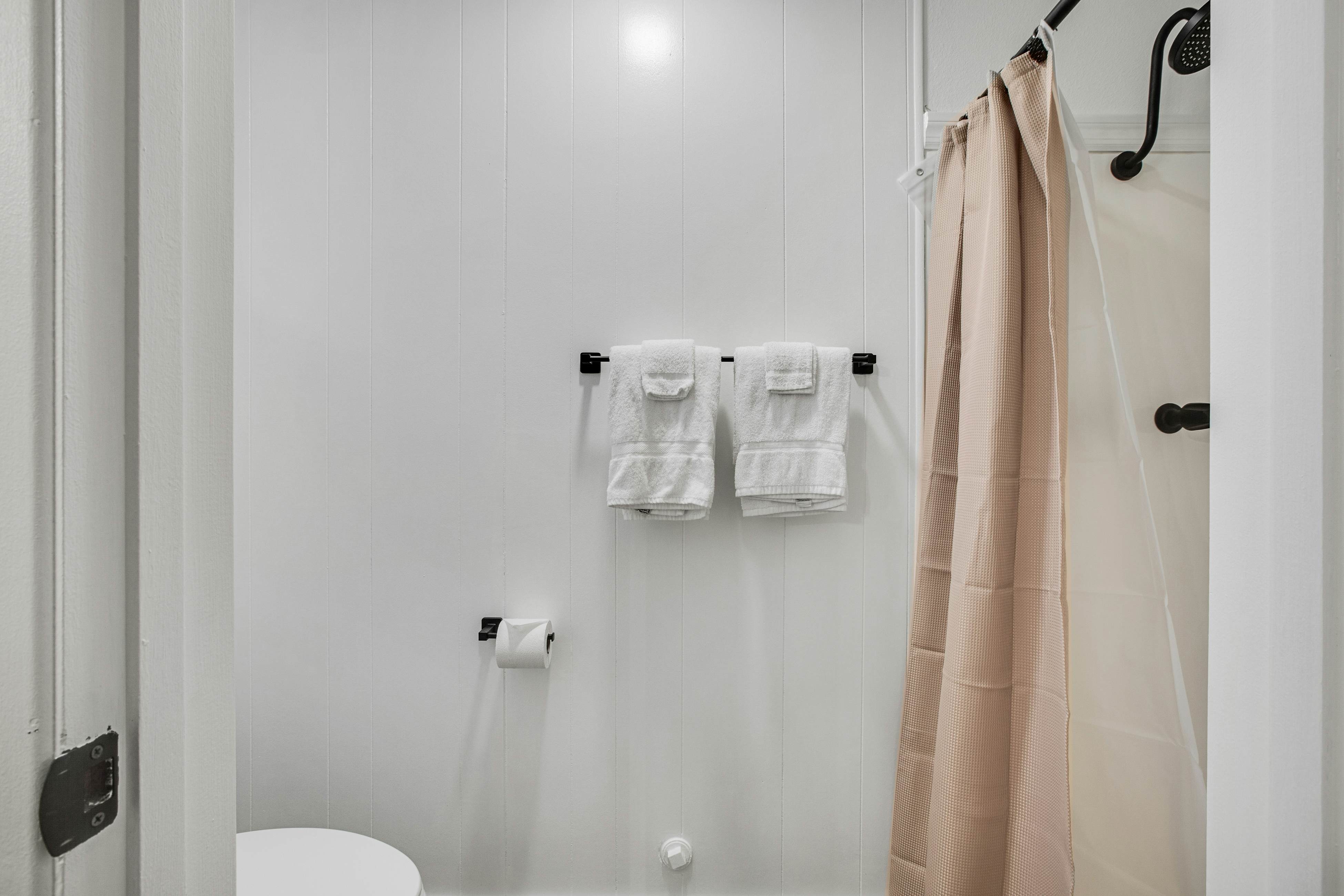 Mount Lena Room 4 at Mount Walker Inn