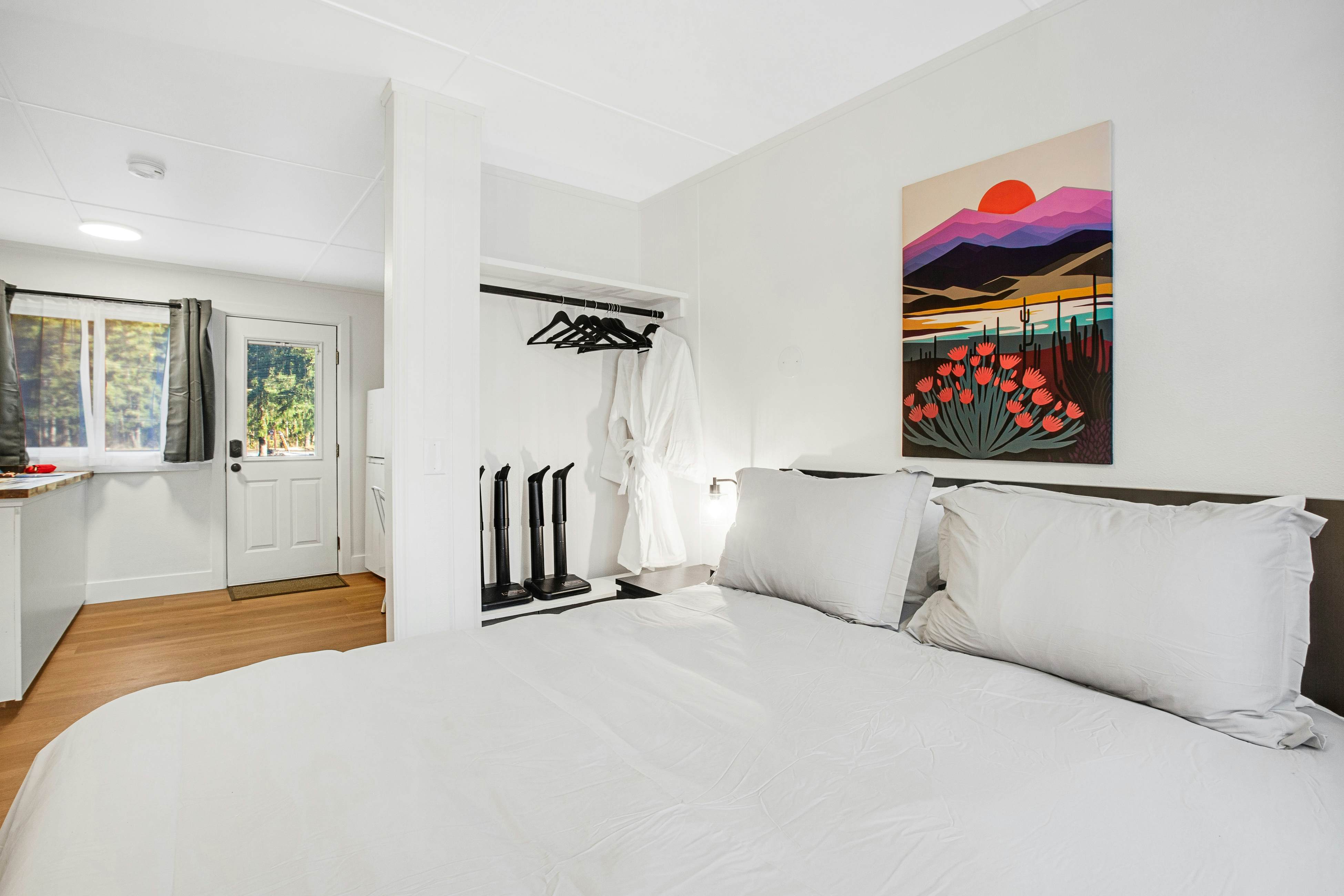 Mount Constance, Room 10 at Mount Walker Inn