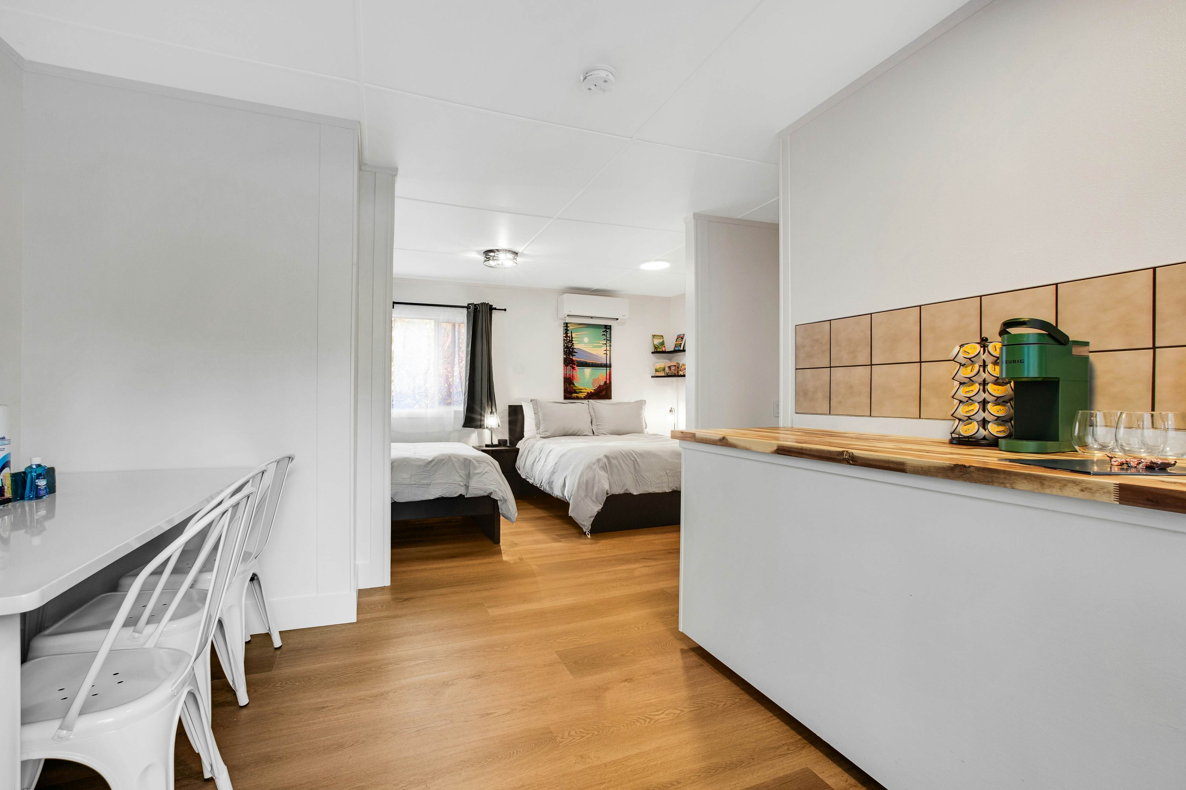 Mount Constance, Room 10 at Mount Walker Inn