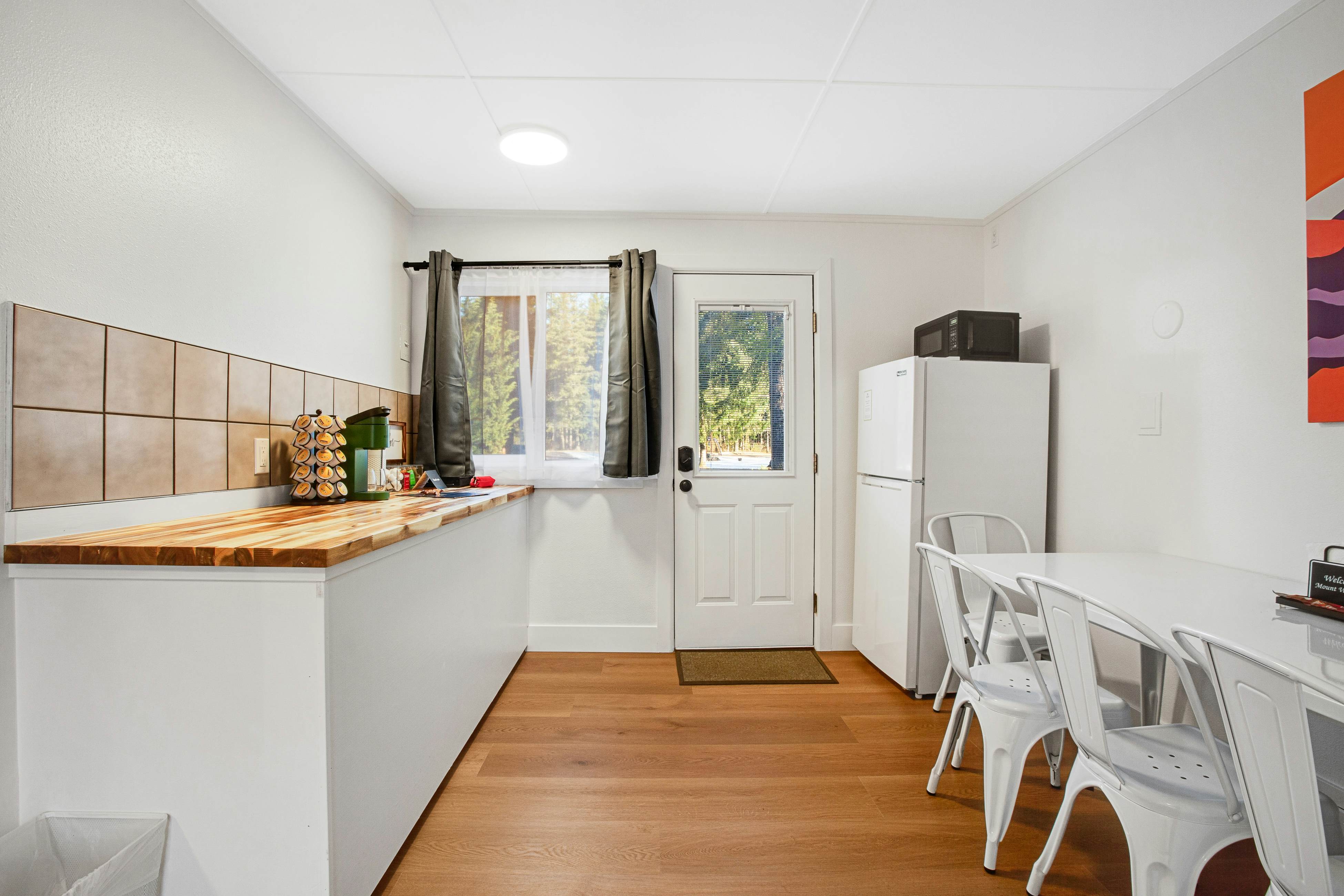 Mount Constance, Room 10 at Mount Walker Inn