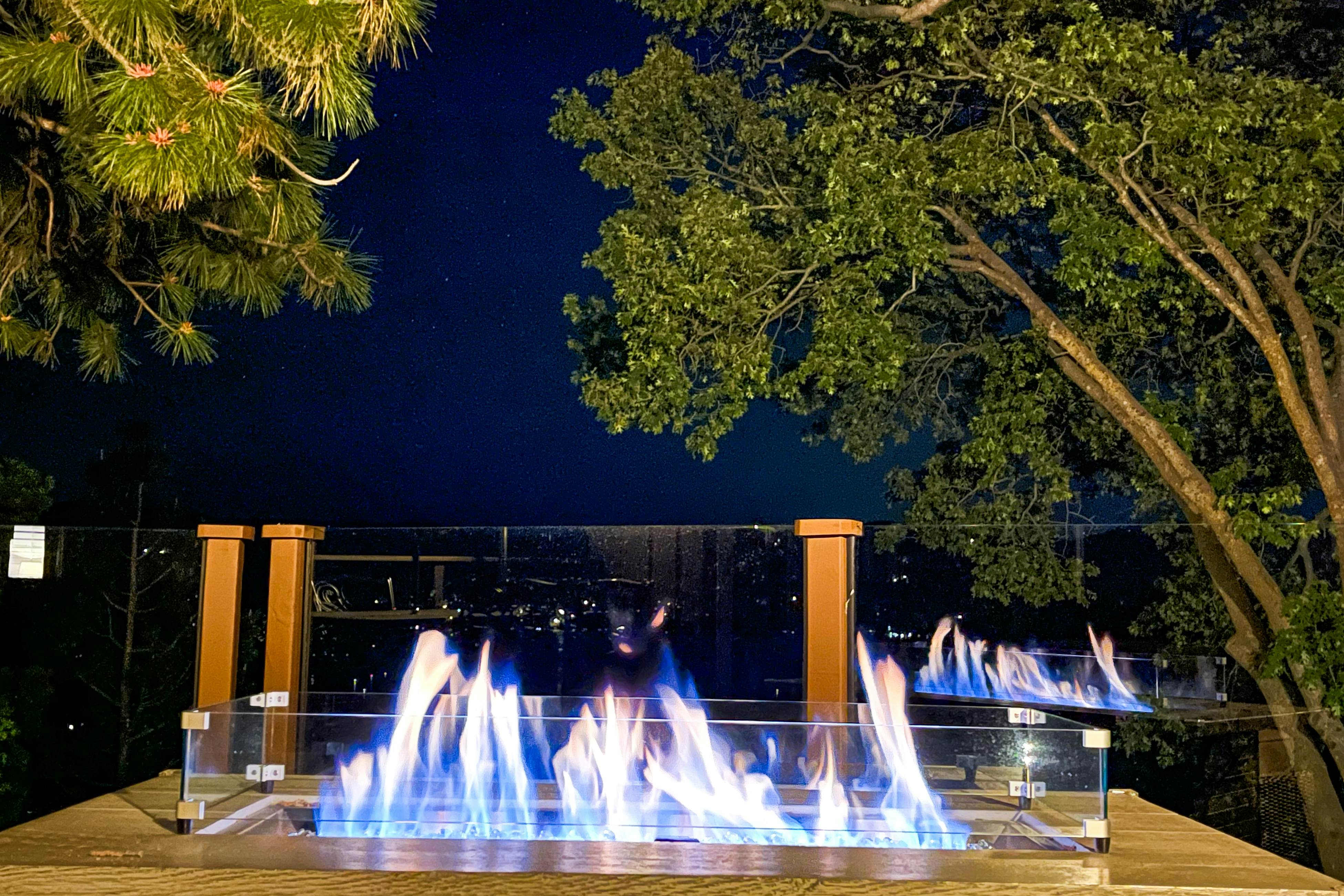 Surreal Feel Lakeview Chalet 