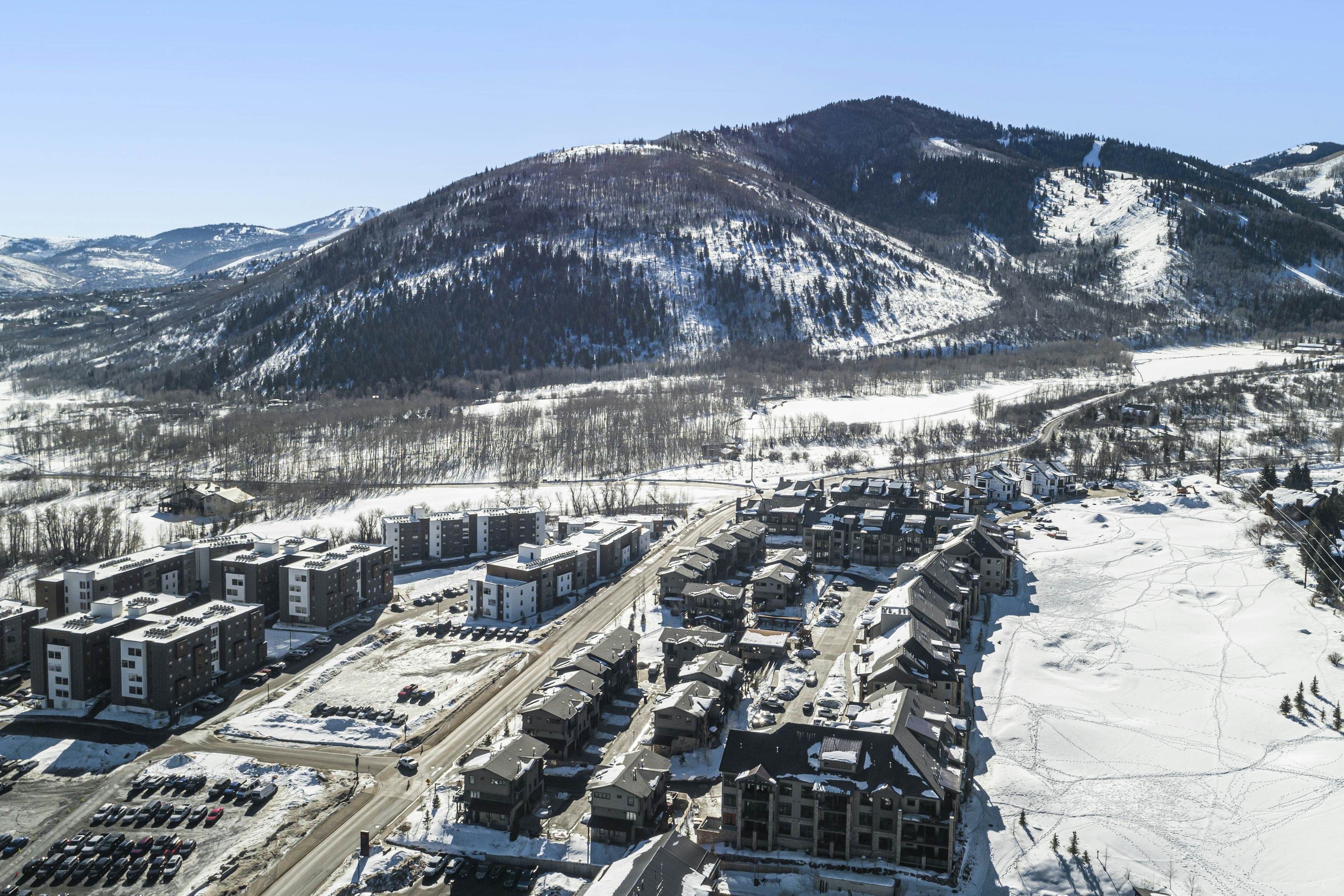 Blackstone Residence 1-B at Canyons Cabriolet Lift