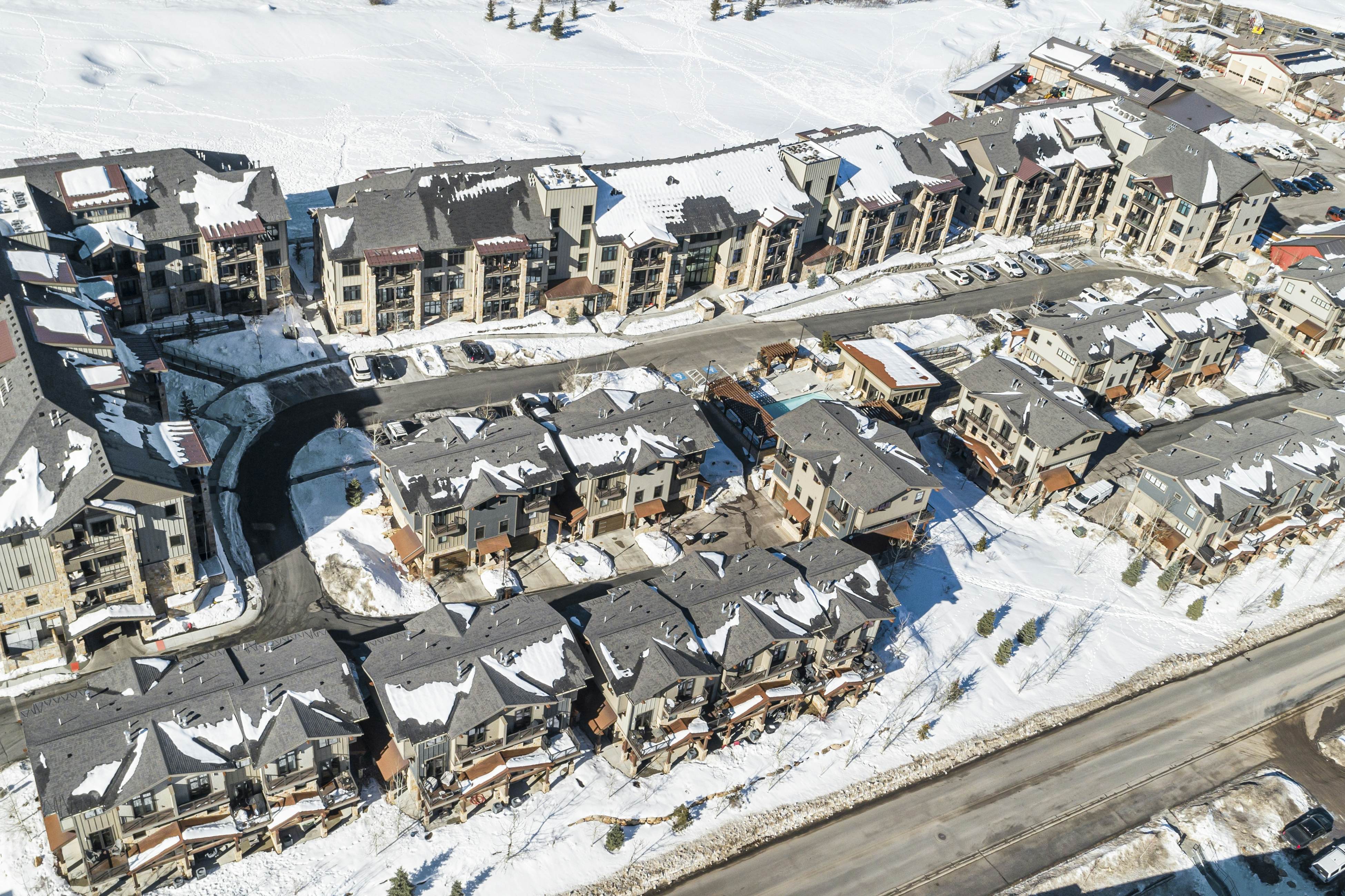 Blackstone Residence 1-B at Canyons Cabriolet Lift