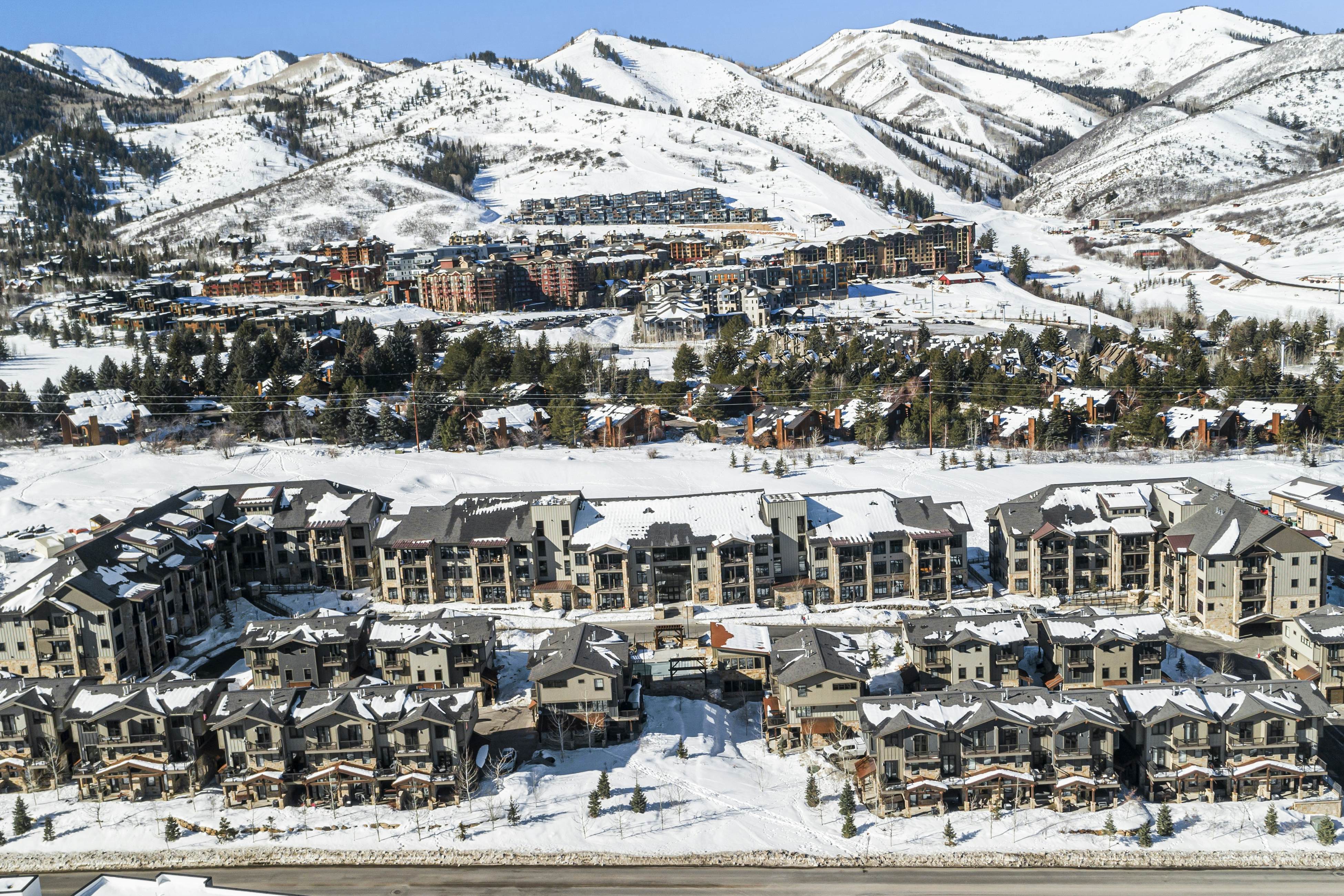 Blackstone Residence 1-B at Canyons Cabriolet Lift