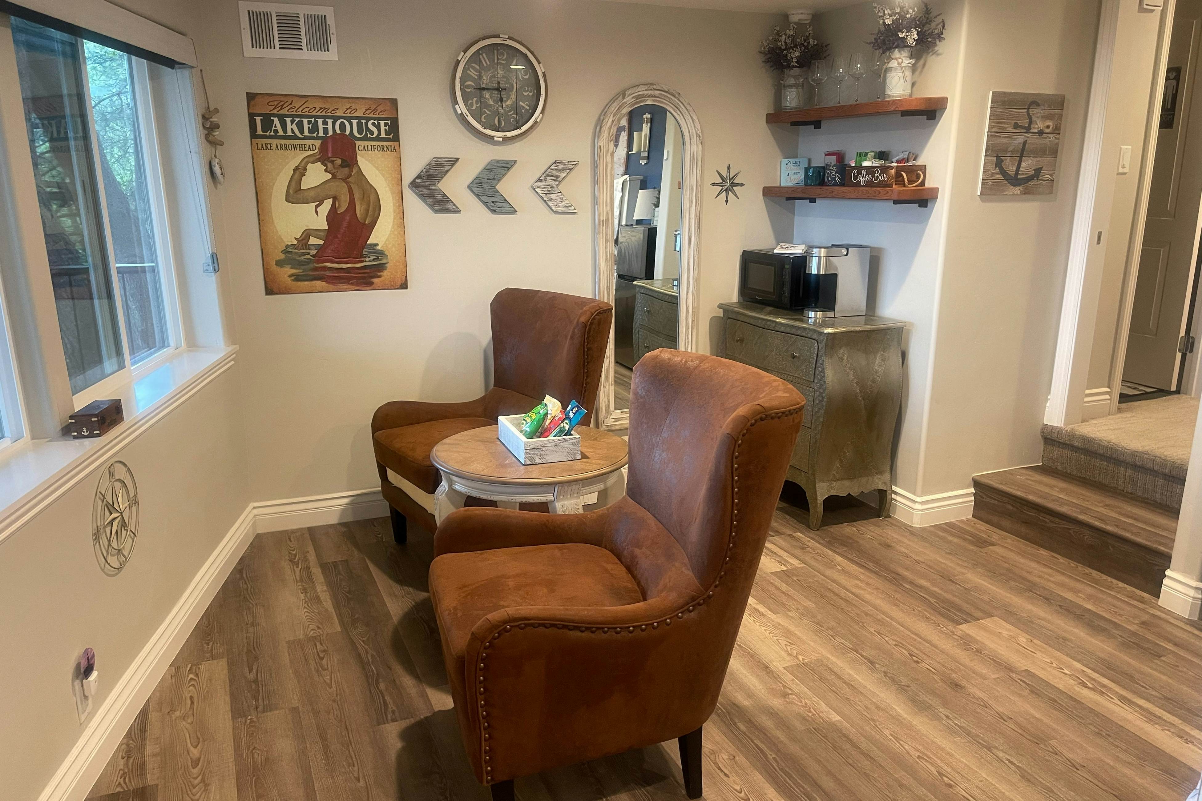 Surreal Feel Lakeview Chalet 