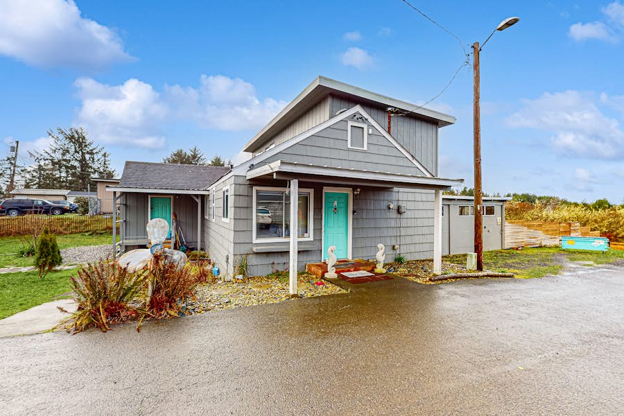 Breakwater Inn Cranberry Cottage A 3 BD Grayland, WA Vacation