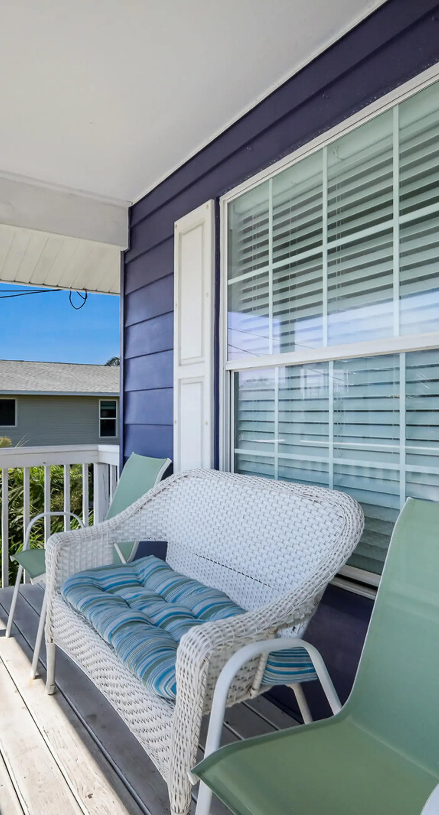 Sunny Daydream - West