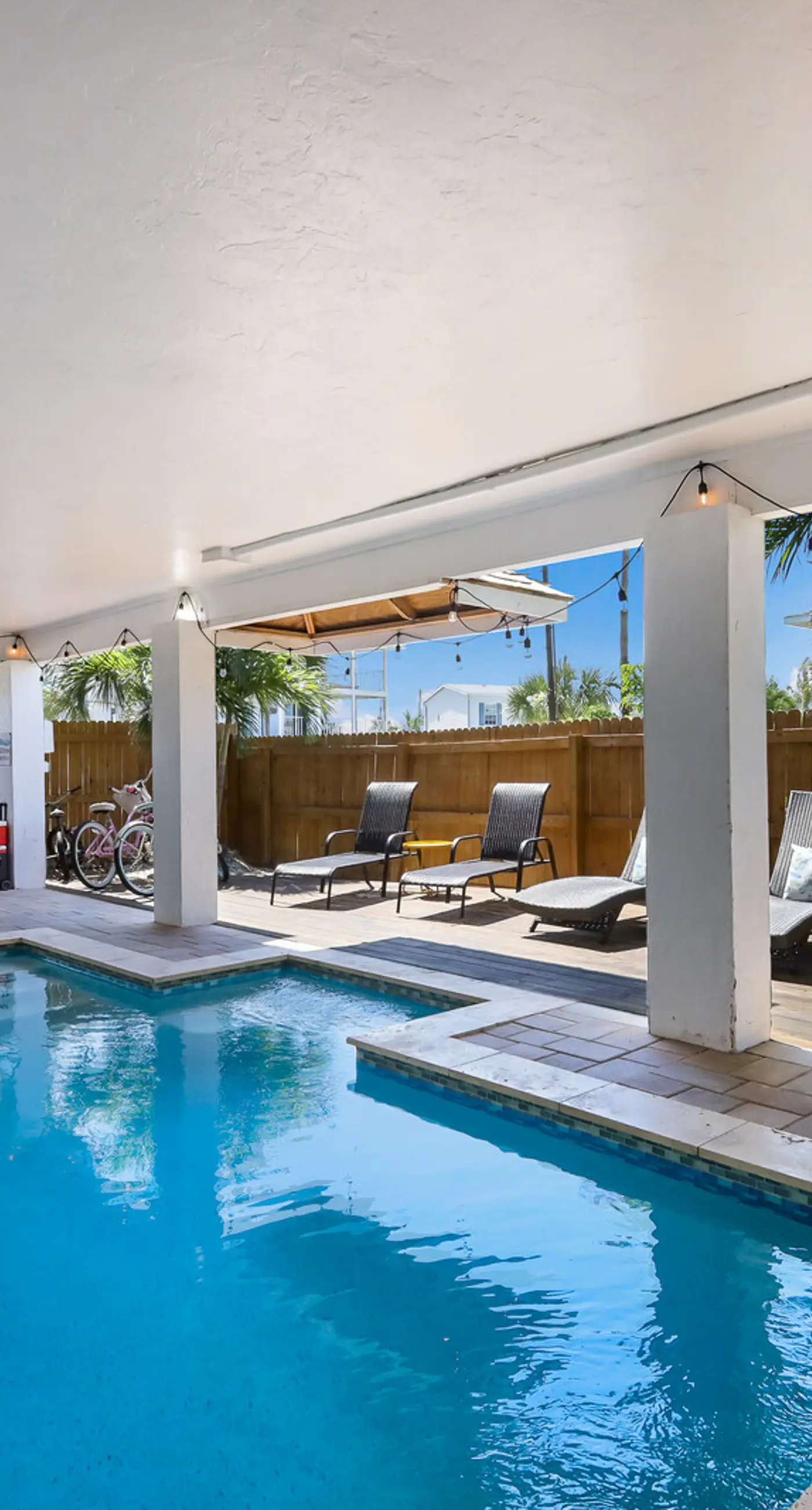 Sunny Daydream - West