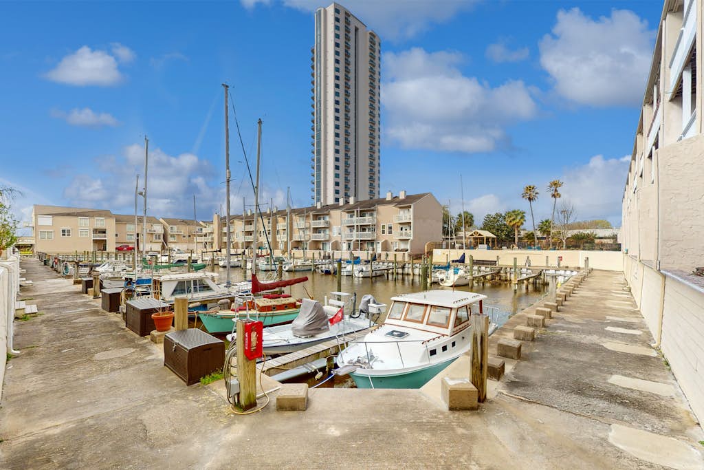 Mariner Village********