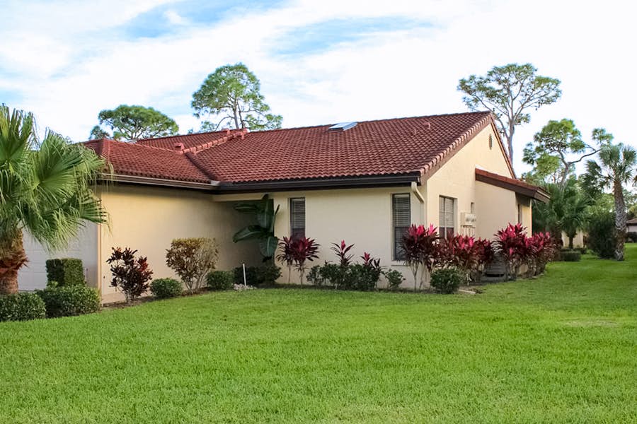 Village des Pins 207 2 BD Sarasota, FL Vacation Rental