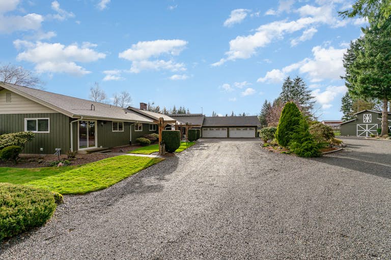 Deluxe Ranch Living 4 BD Enumclaw, WA Vacation Rental Vacasa