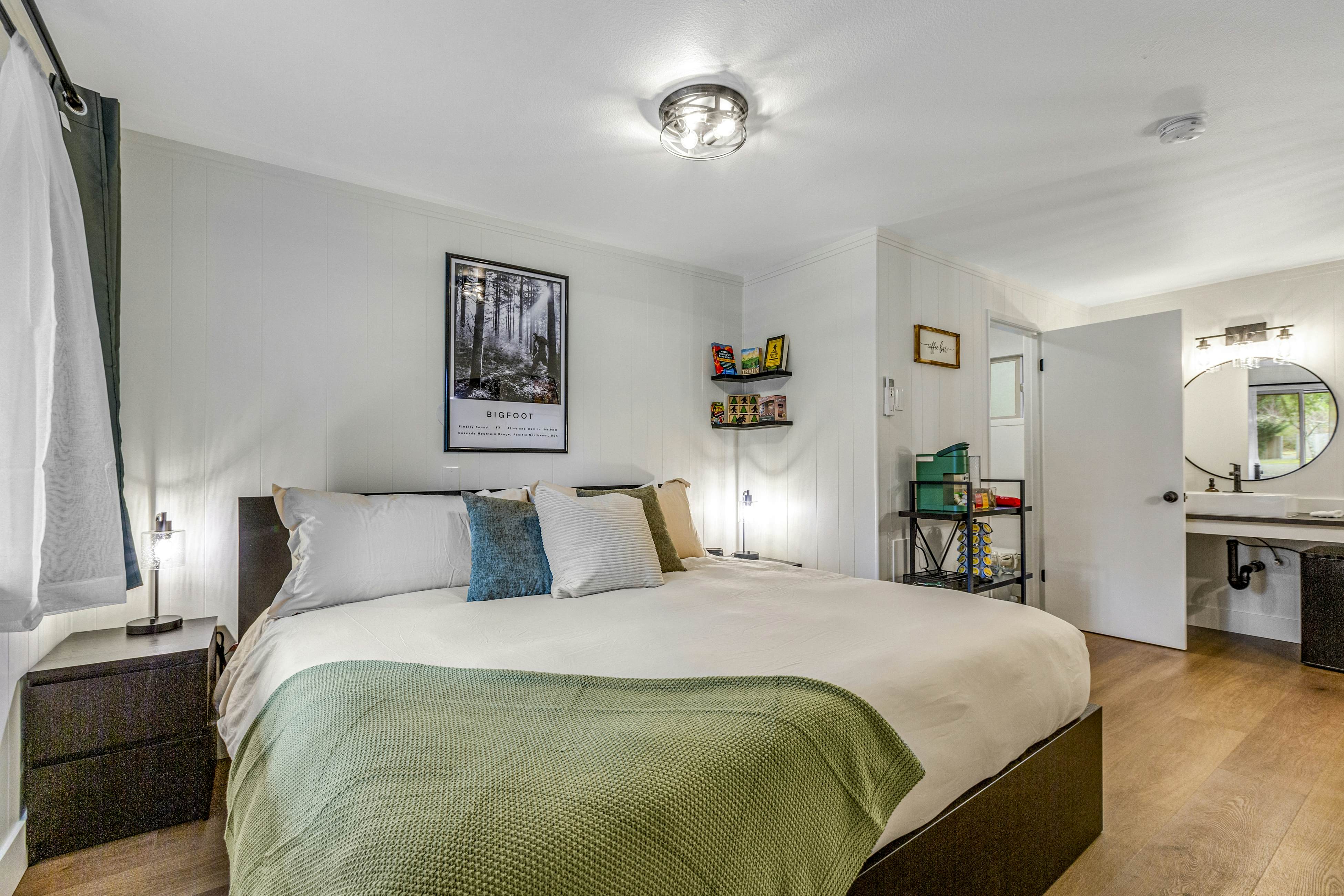 The Brothers Room 7 at Mount Walker Inn