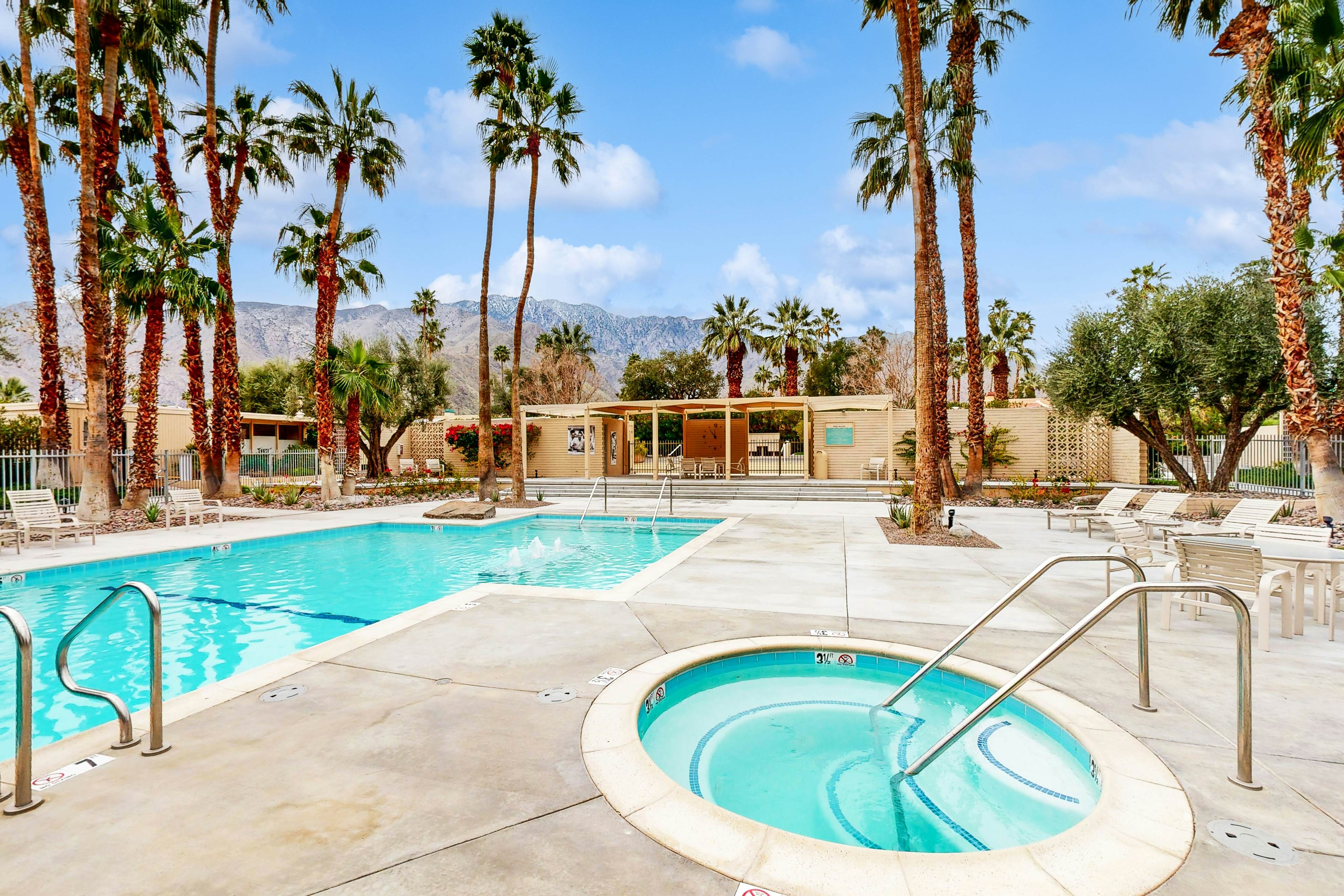 Racquet Club Cottage - 271