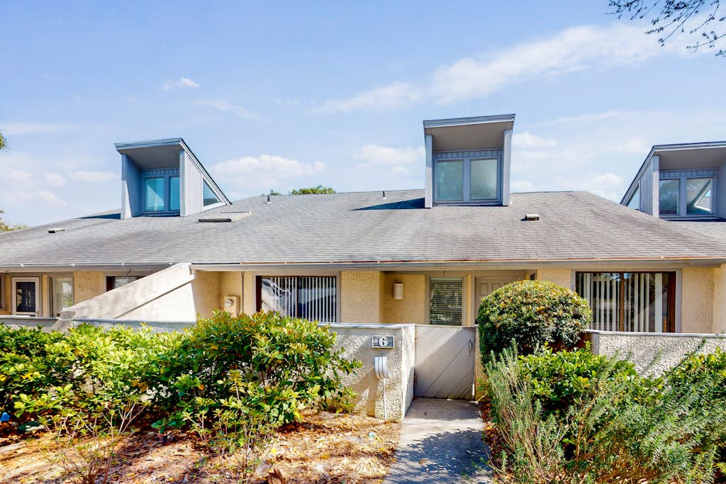 Water-view townhome with pool & tennis access & on-site golf — Hilton Head, SC — vacation rental