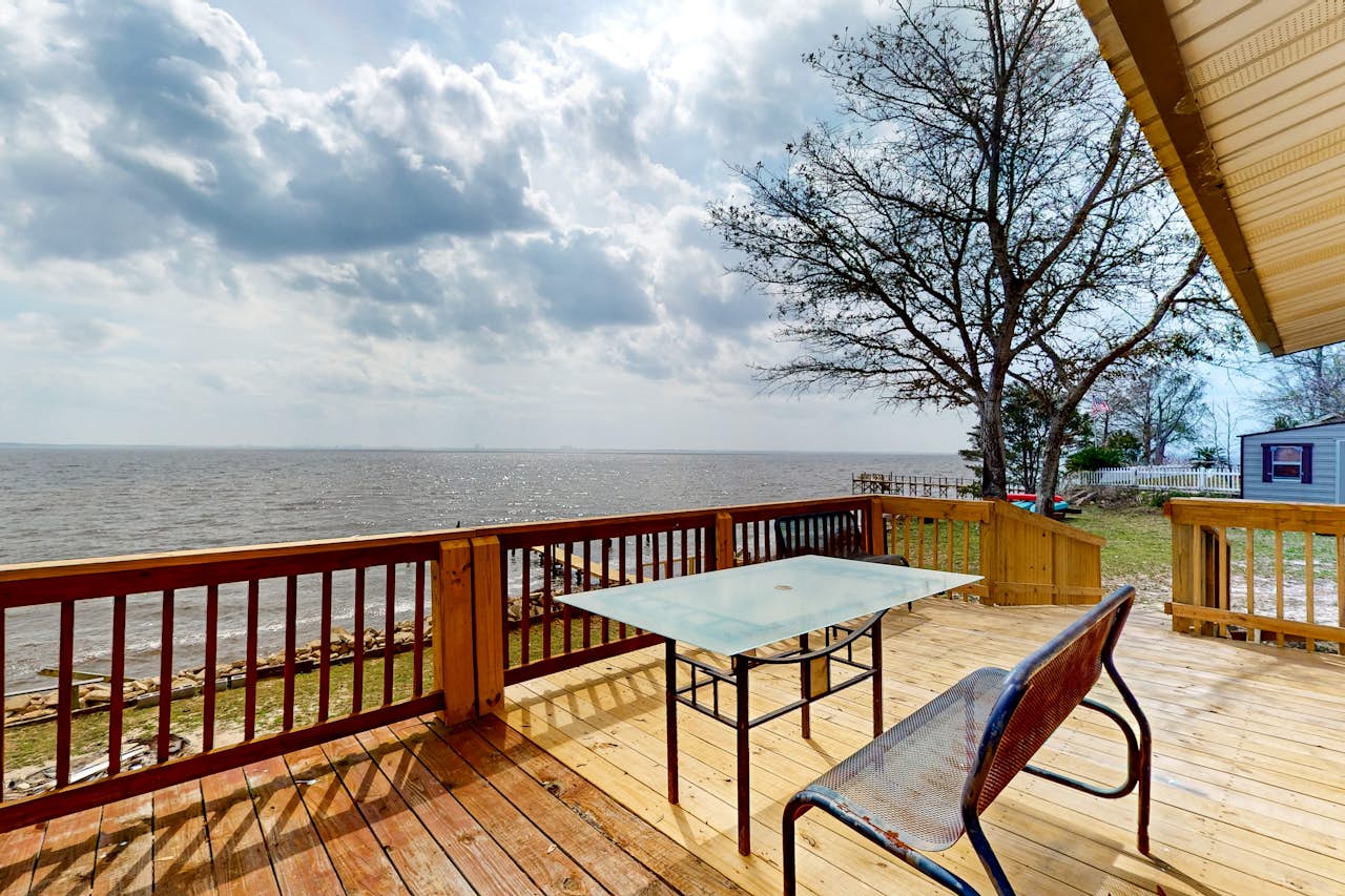 Bayfront Breeze 3 BD Niceville, FL Vacation Rental Vacasa