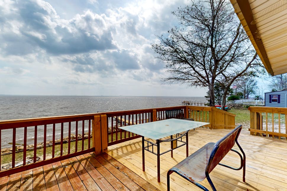 Bayfront Breeze 3 BD Niceville, FL Vacation Rental Vacasa