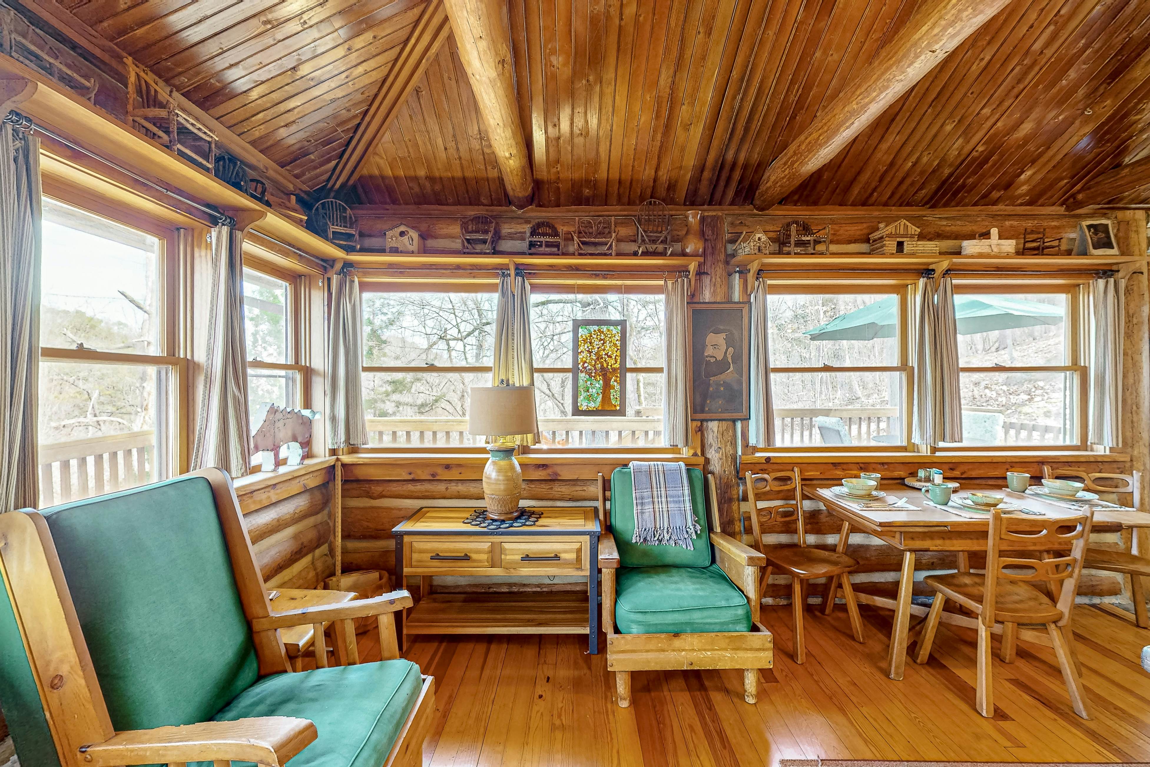 Lake Lucerne - Treehouse Cabin #01