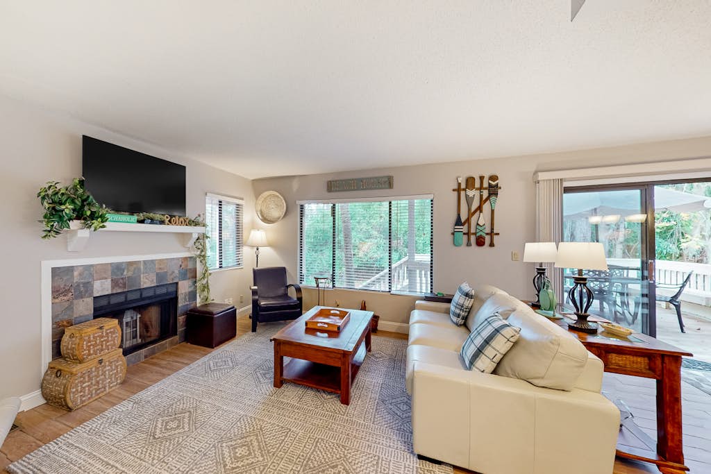 Beachwalk at Shipyard | Pool, Golf & Tennis Center | Stroll 5 Minutes to Sand — Hilton Head, SC — vacation rental