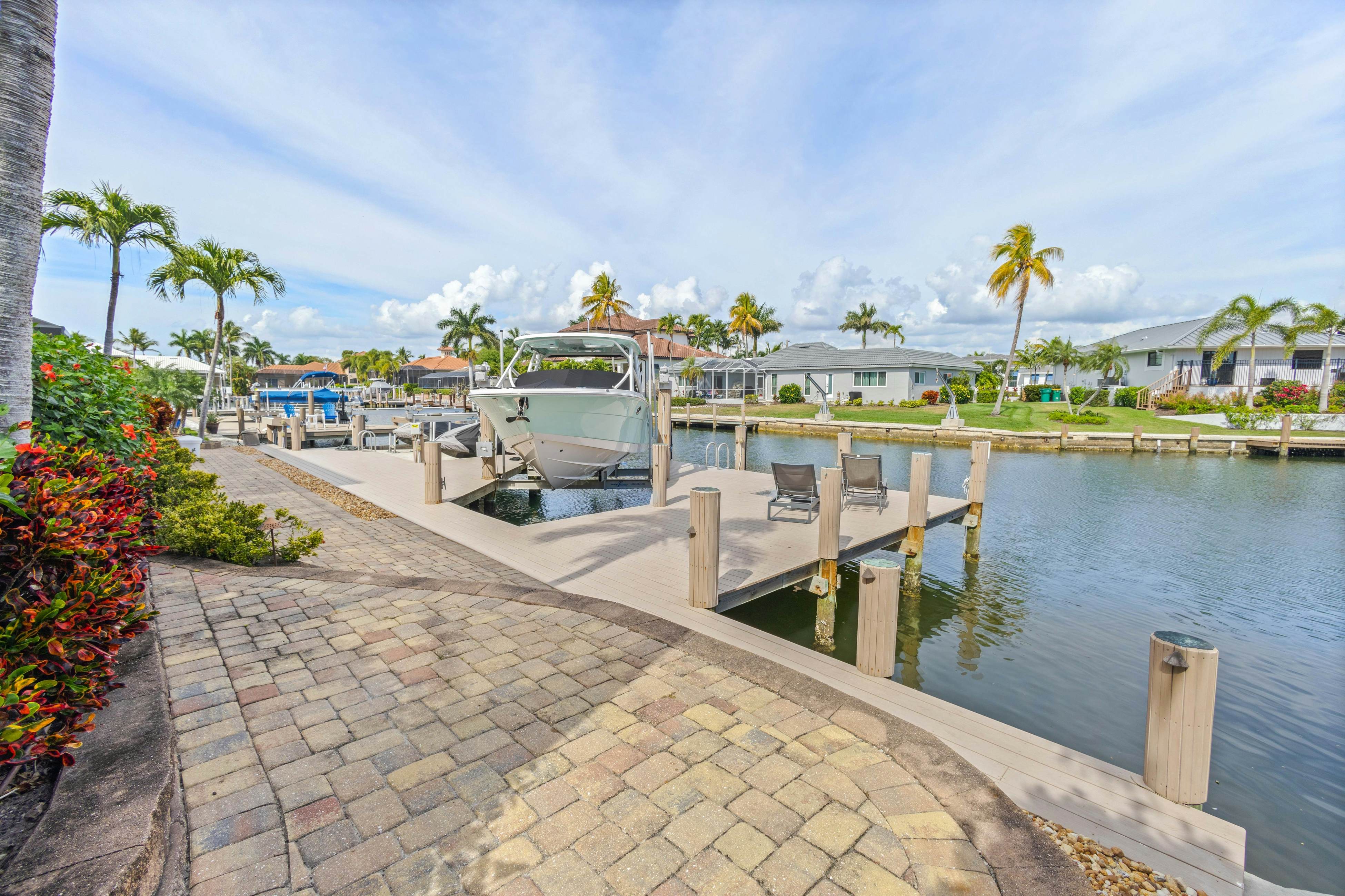 Sweet Waterfront Retreat