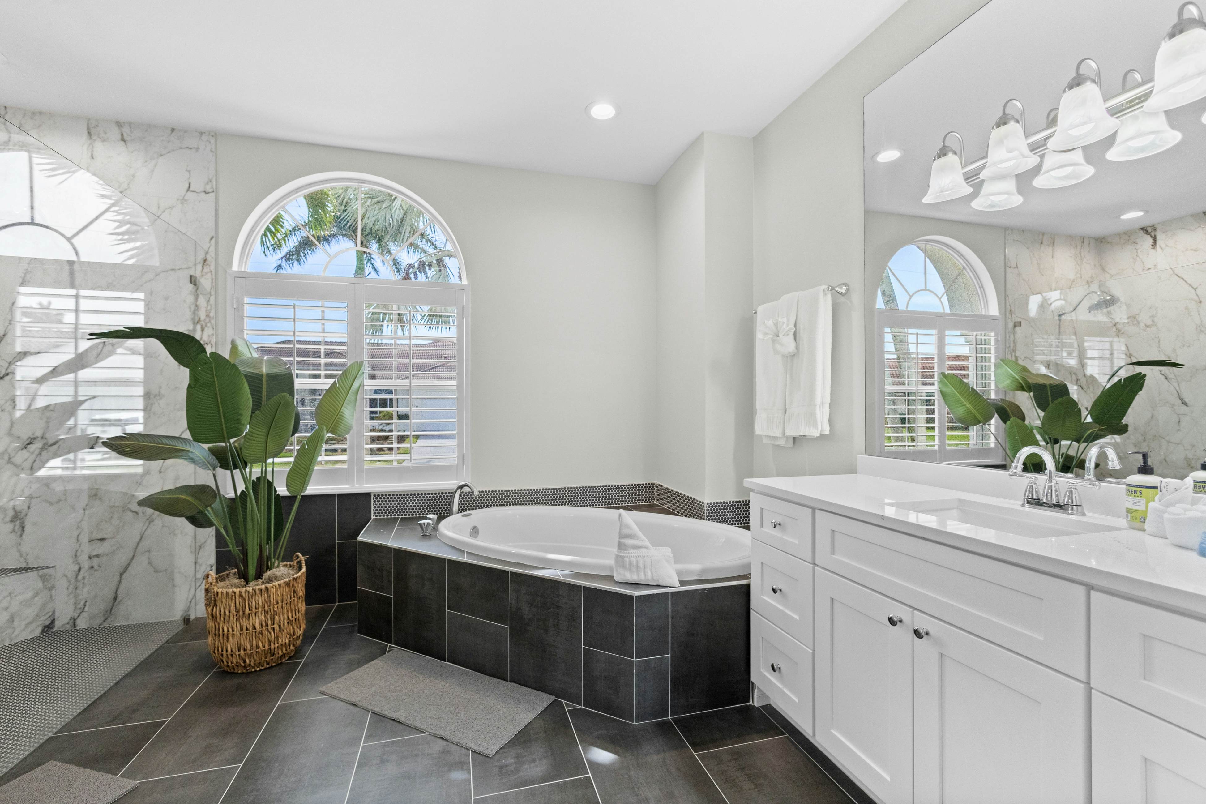 Sweet Waterfront Retreat