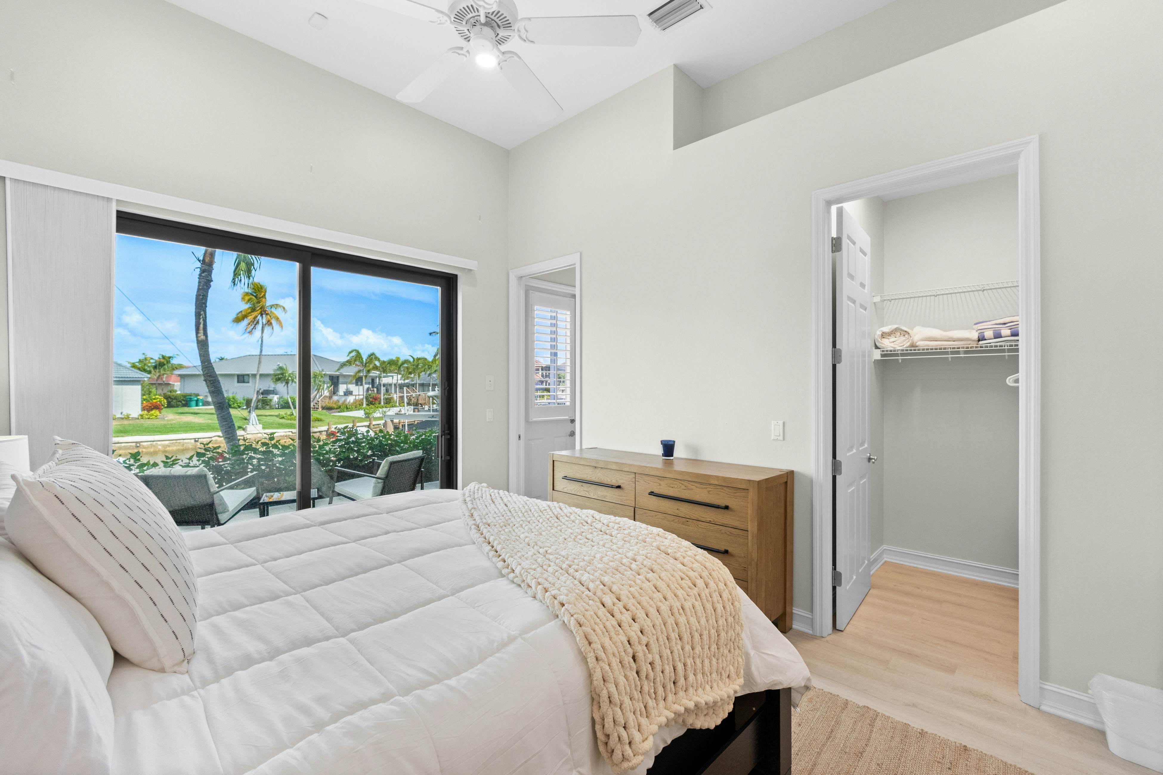 Sweet Waterfront Retreat