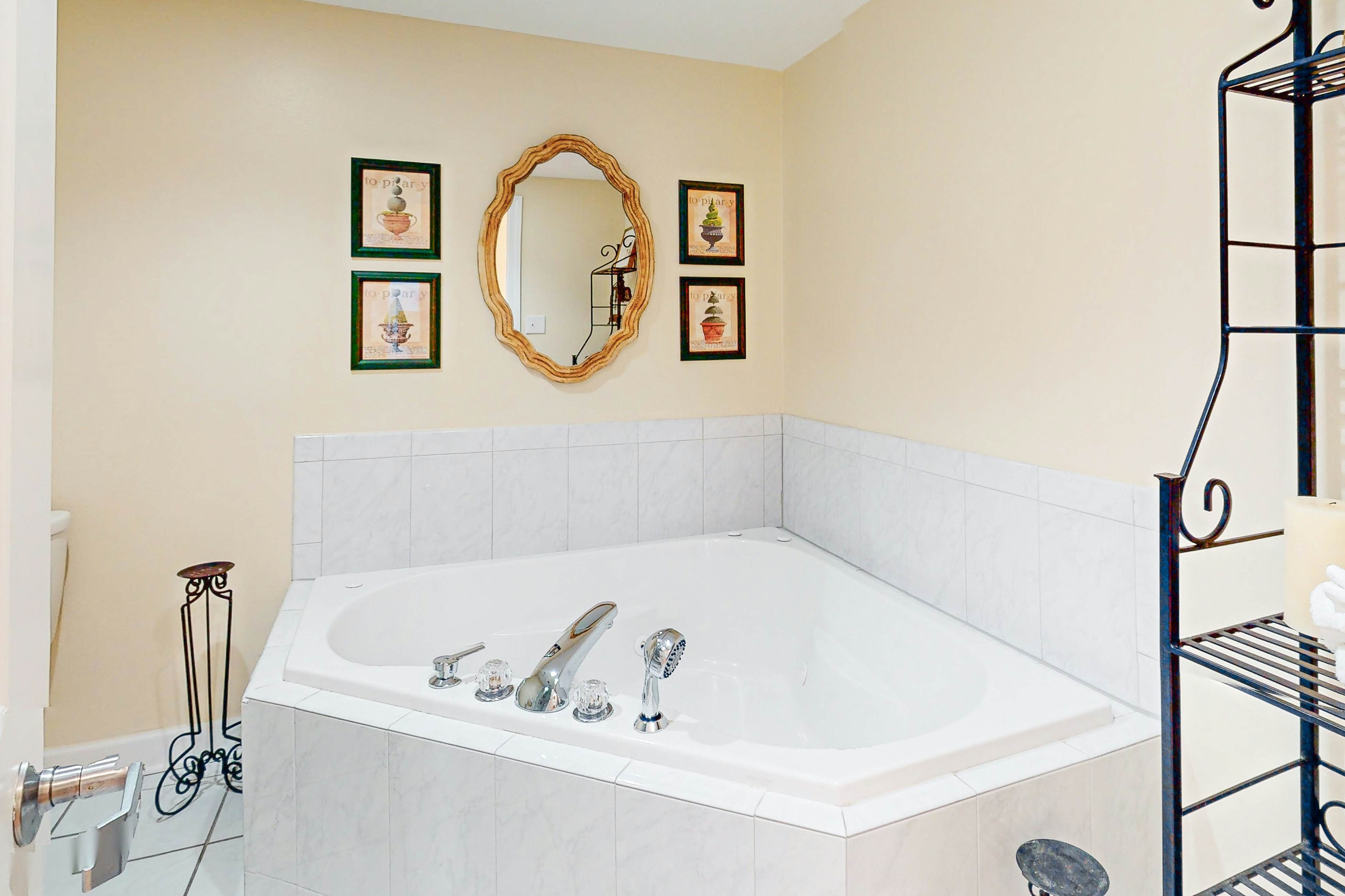 Admirals Quarters 907