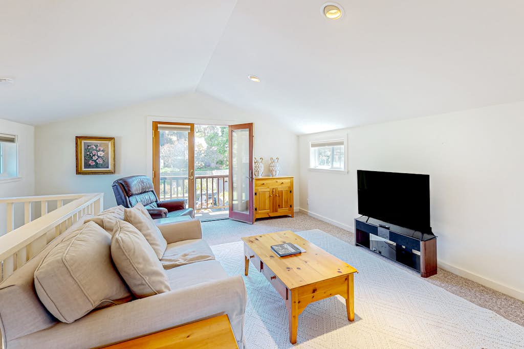 Mendocino Family Home, Near Beach & Hot Tub — Mendocino, CA — vacation rental