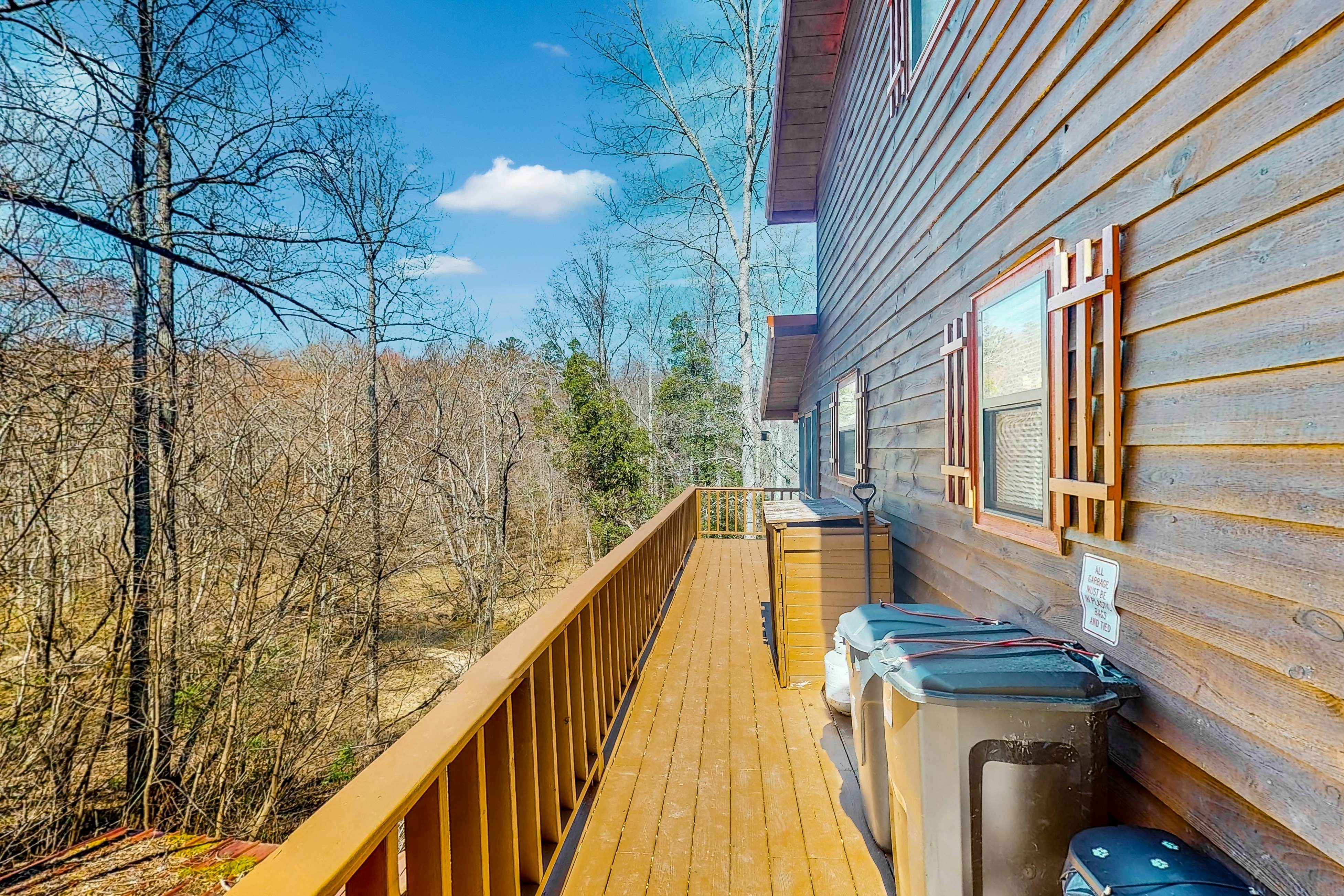 Lazy Bear Creek Lodge