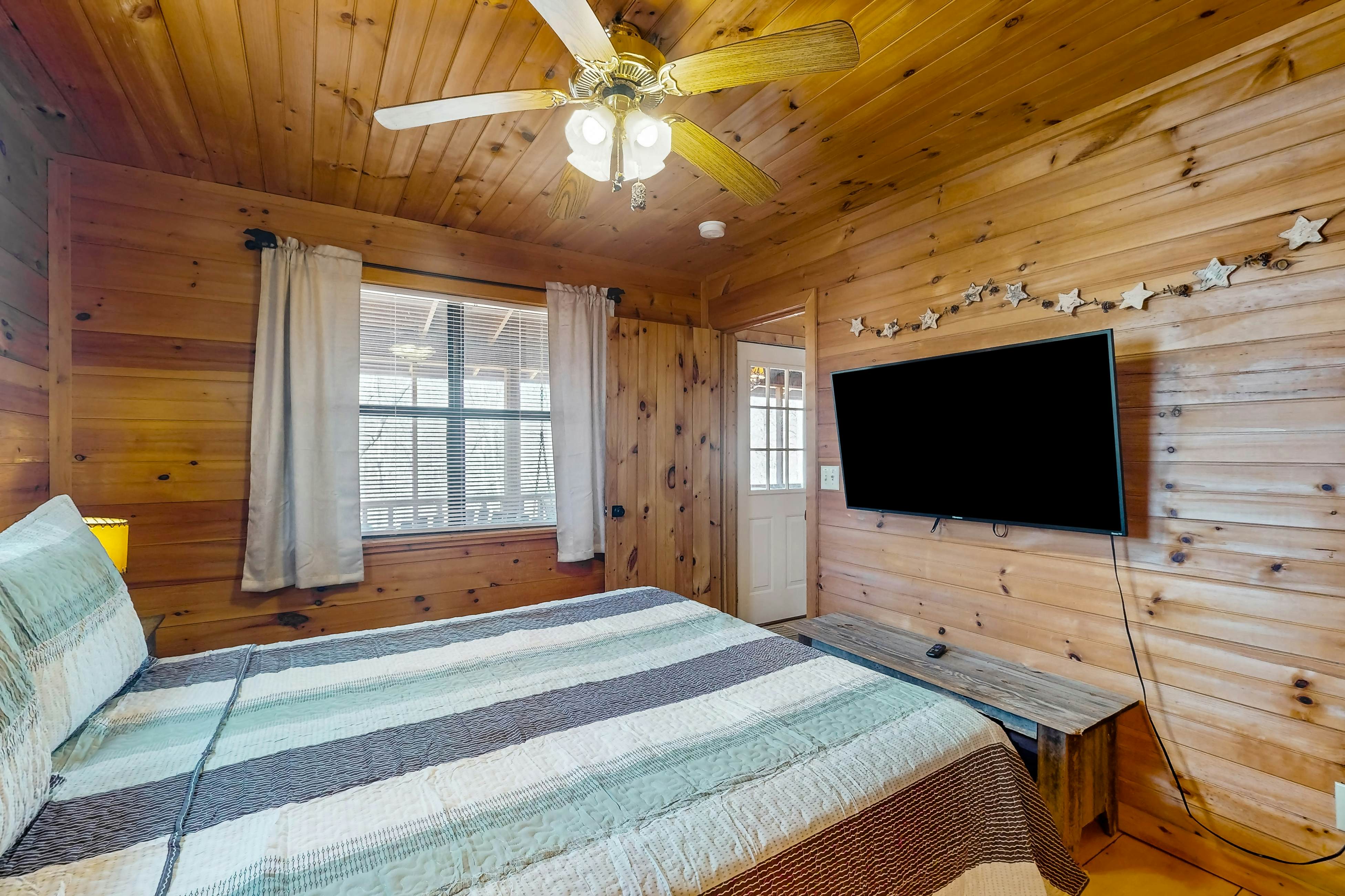 Lazy Bear Creek Lodge