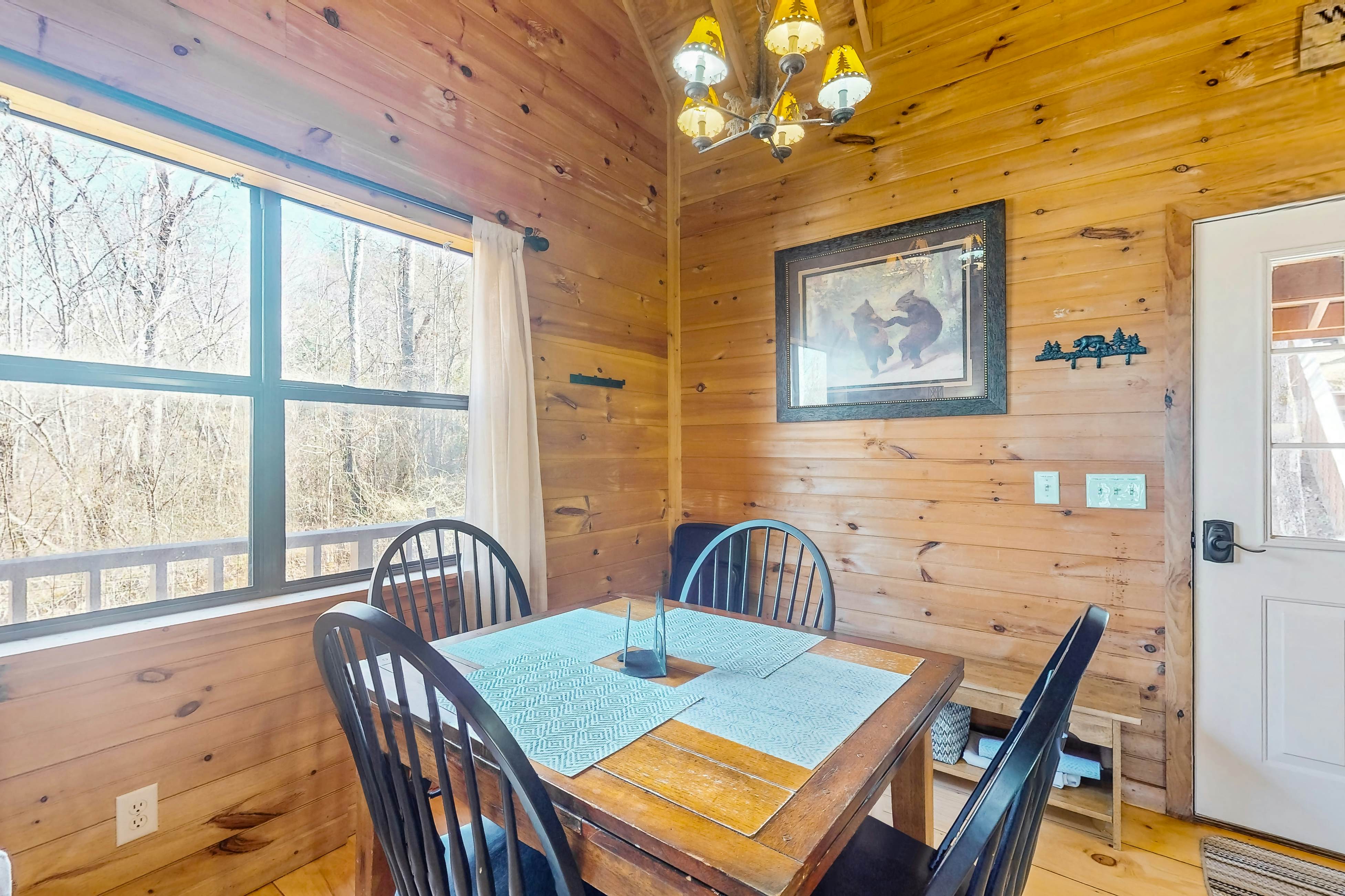 Lazy Bear Creek Lodge