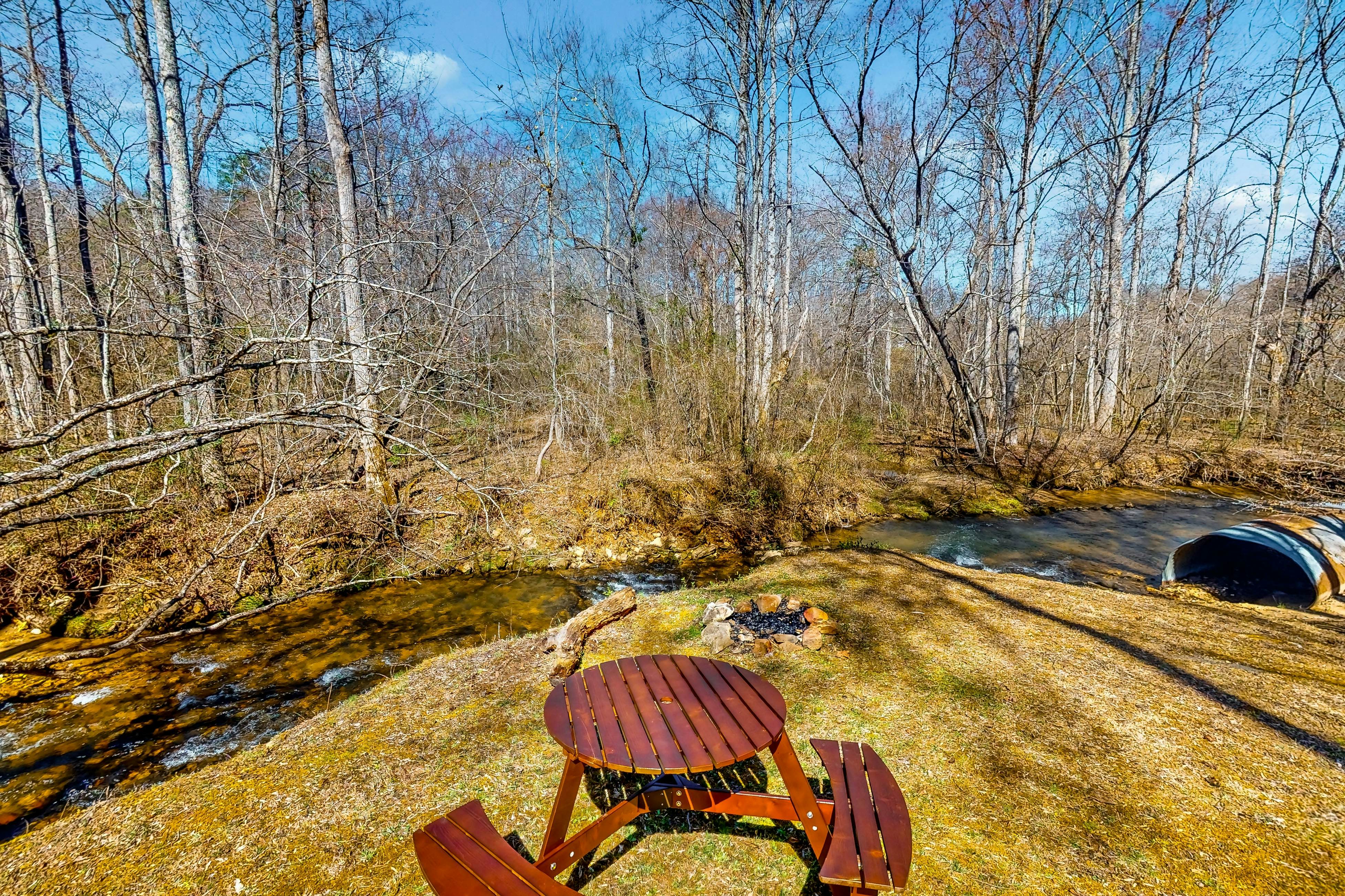 Lazy Bear Creek Lodge