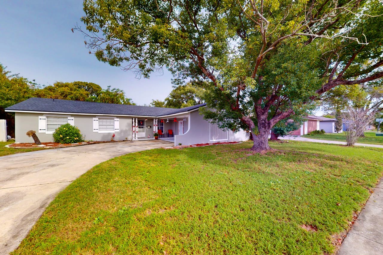 Castle Berry 3 BD Casselberry, FL Vacation Rental Vacasa