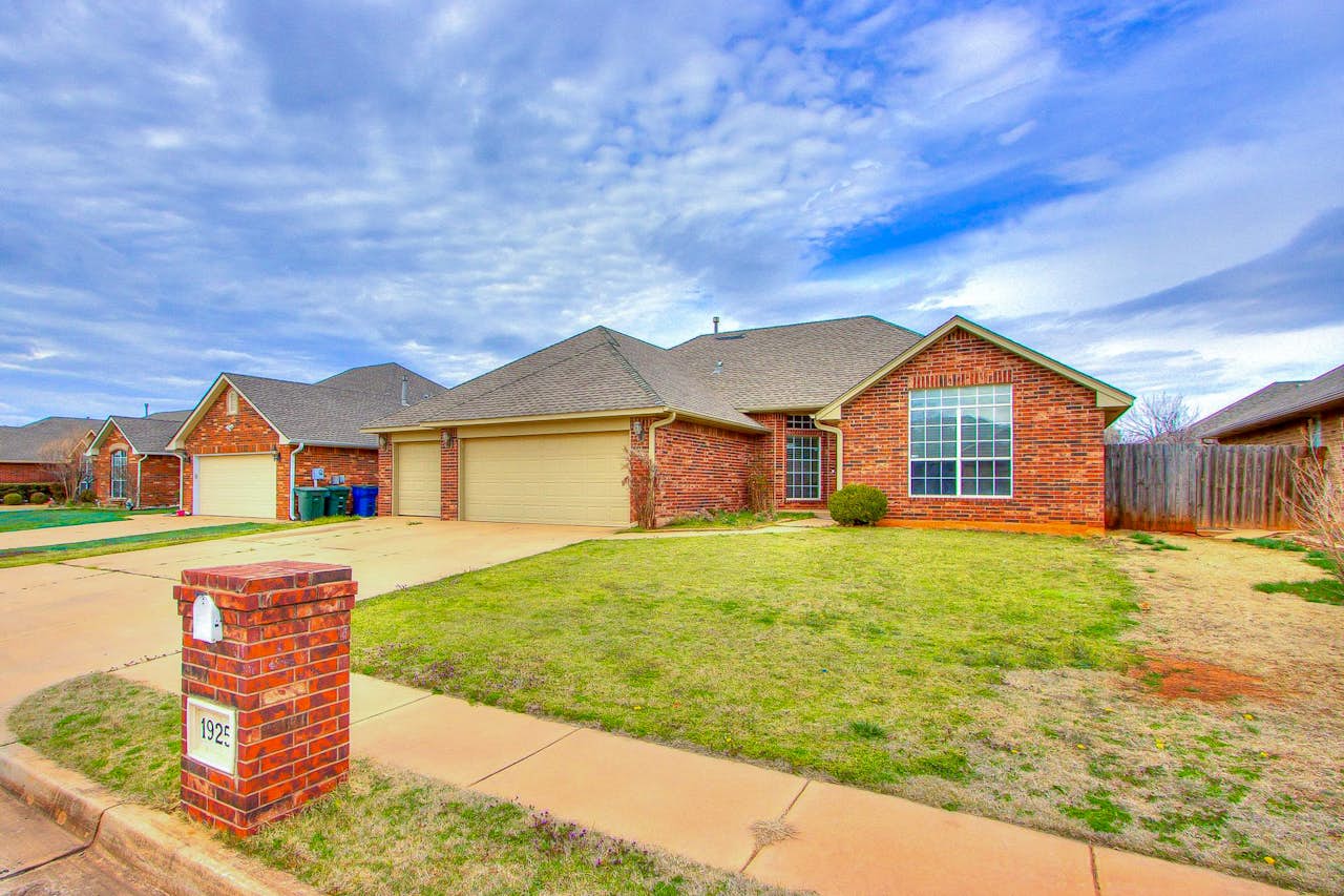 Oxford House 4 BD Edmond, OK Vacation Rental Vacasa