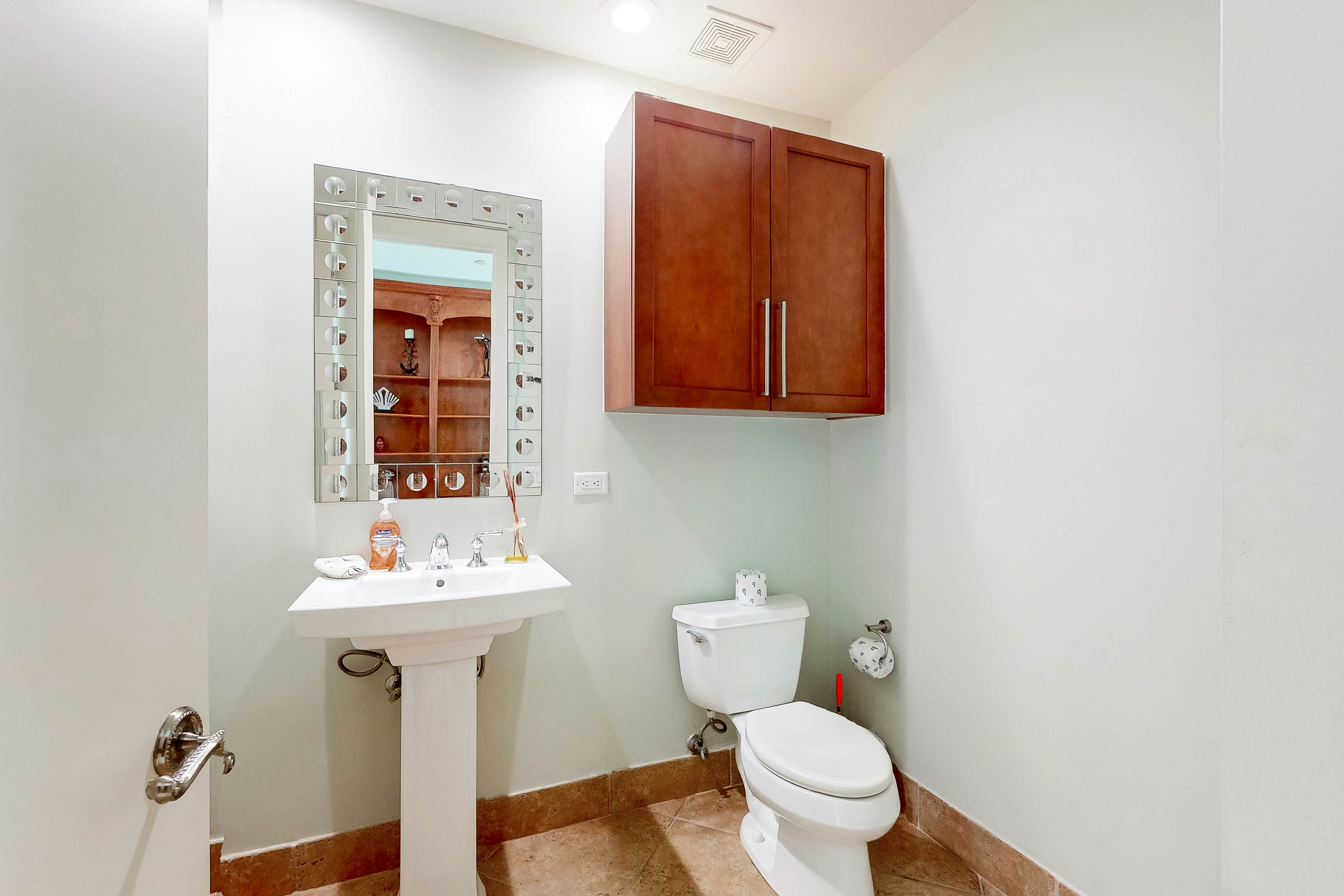 Sapphire Condominiums 1401