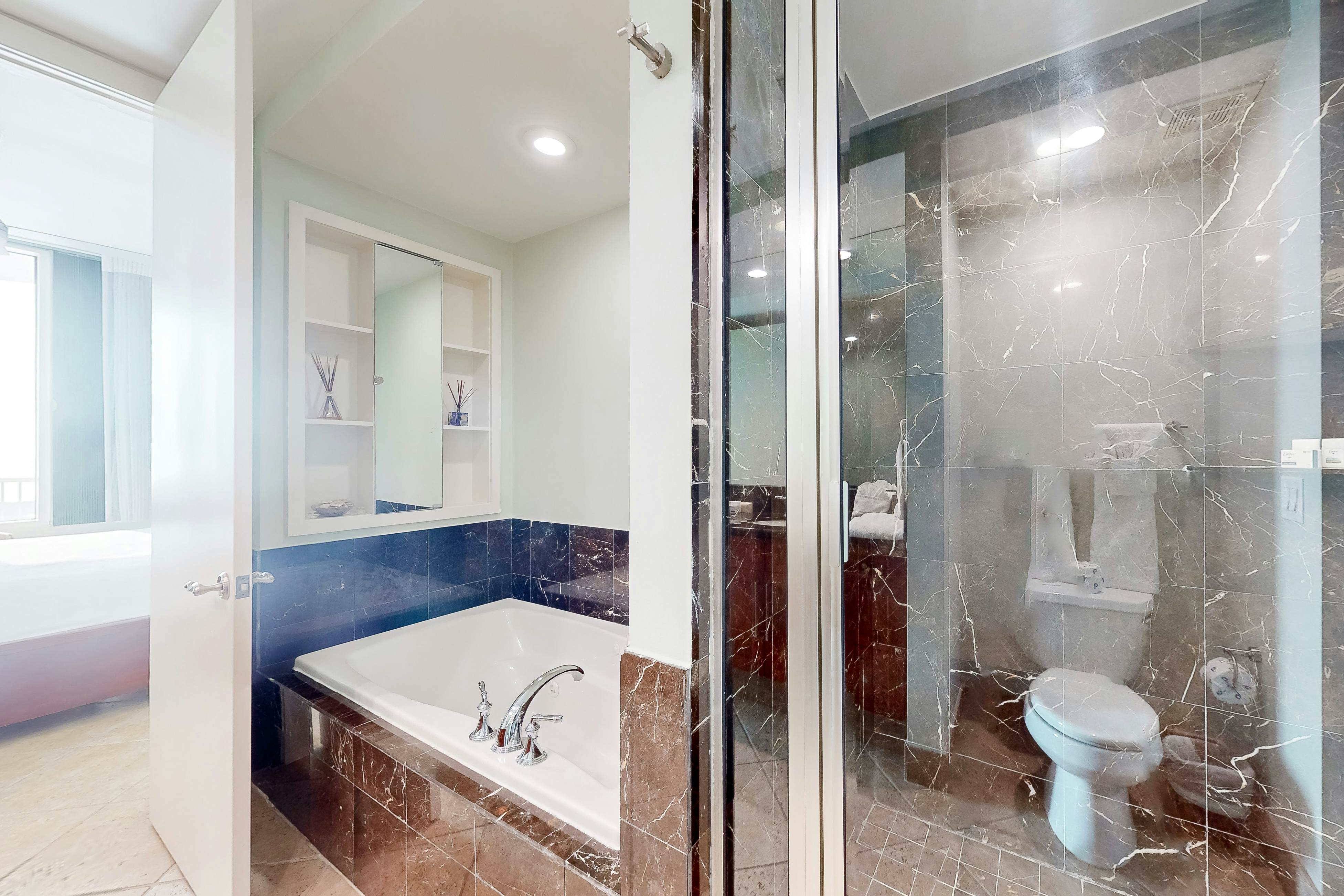 Sapphire Condominiums 1401